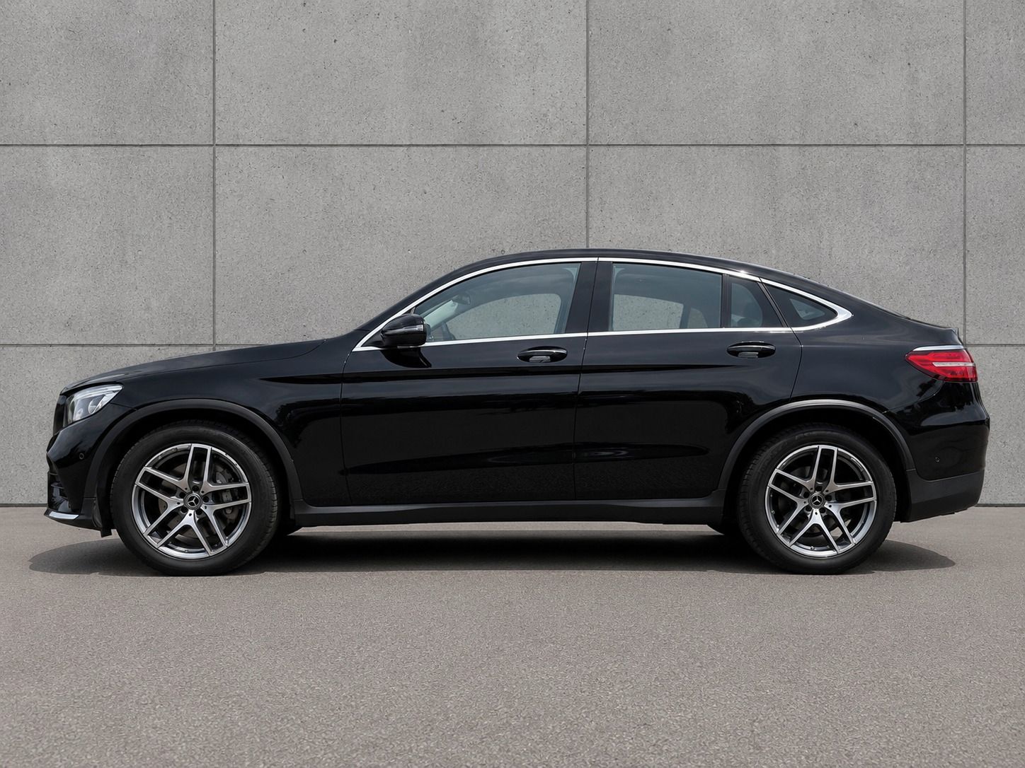 Mercedes-Benz GLC, GLC 250d Coupe AMG - top stav - fotka 3