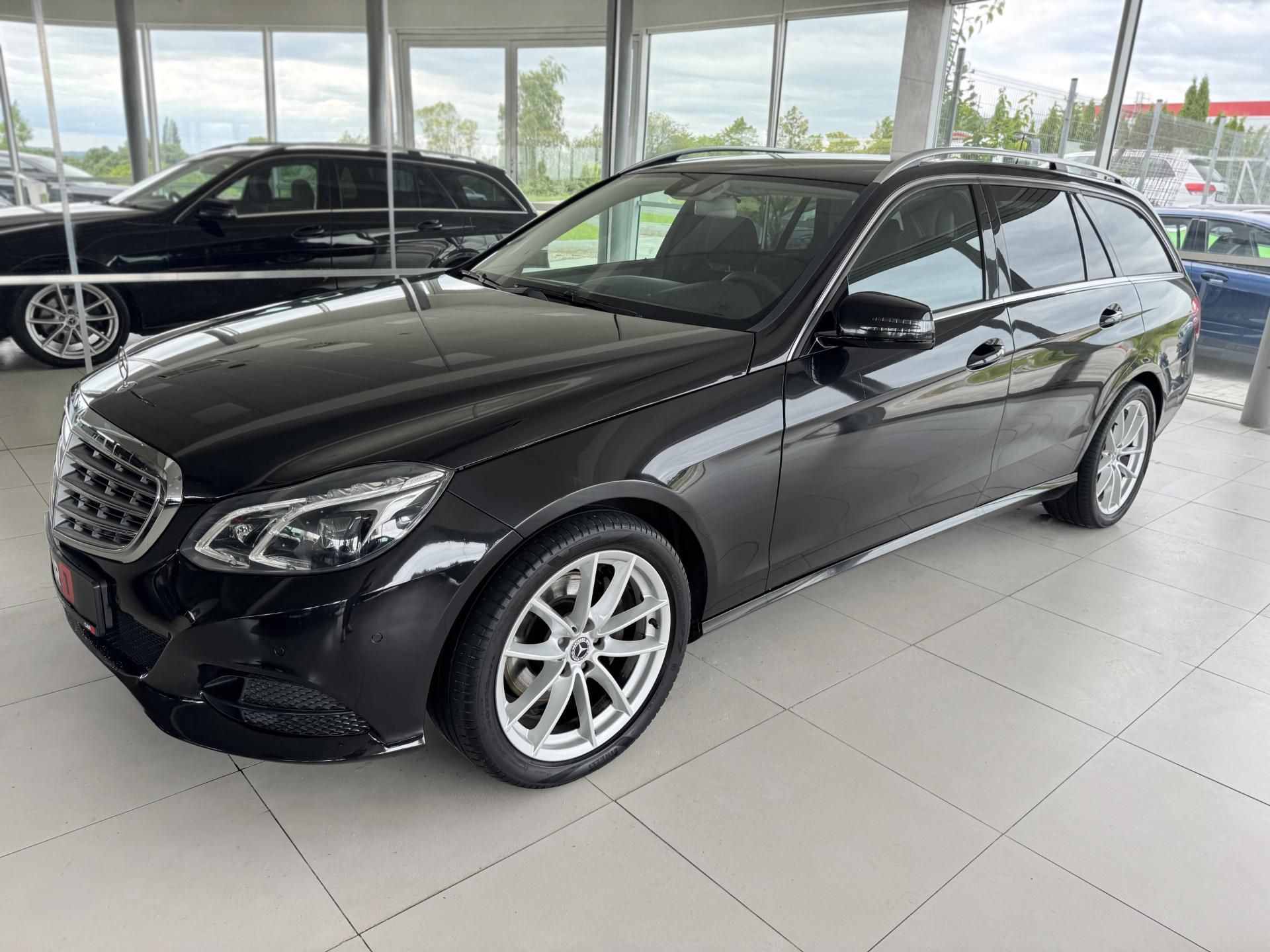 Mercedes-Benz Třídy E, 250d BT*9G-Tronic*LED*El.Kufr - fotka 2