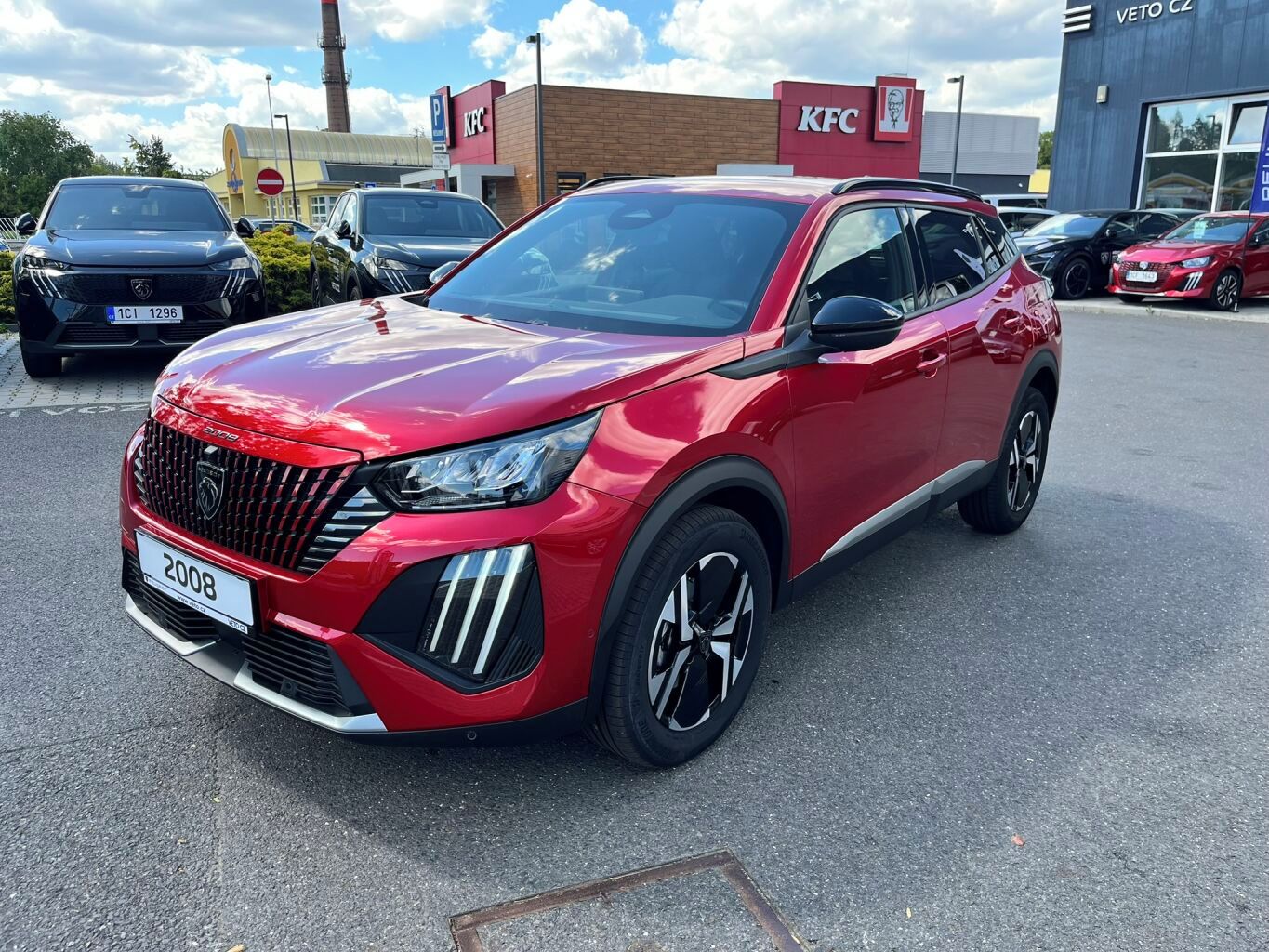 Peugeot 2008, ALLURE Hybrid 145 e-DCS6 - fotka 2
