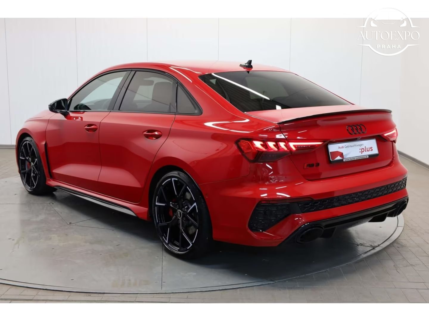 Audi RS3, Limousine TFSI quattro - fotka 3