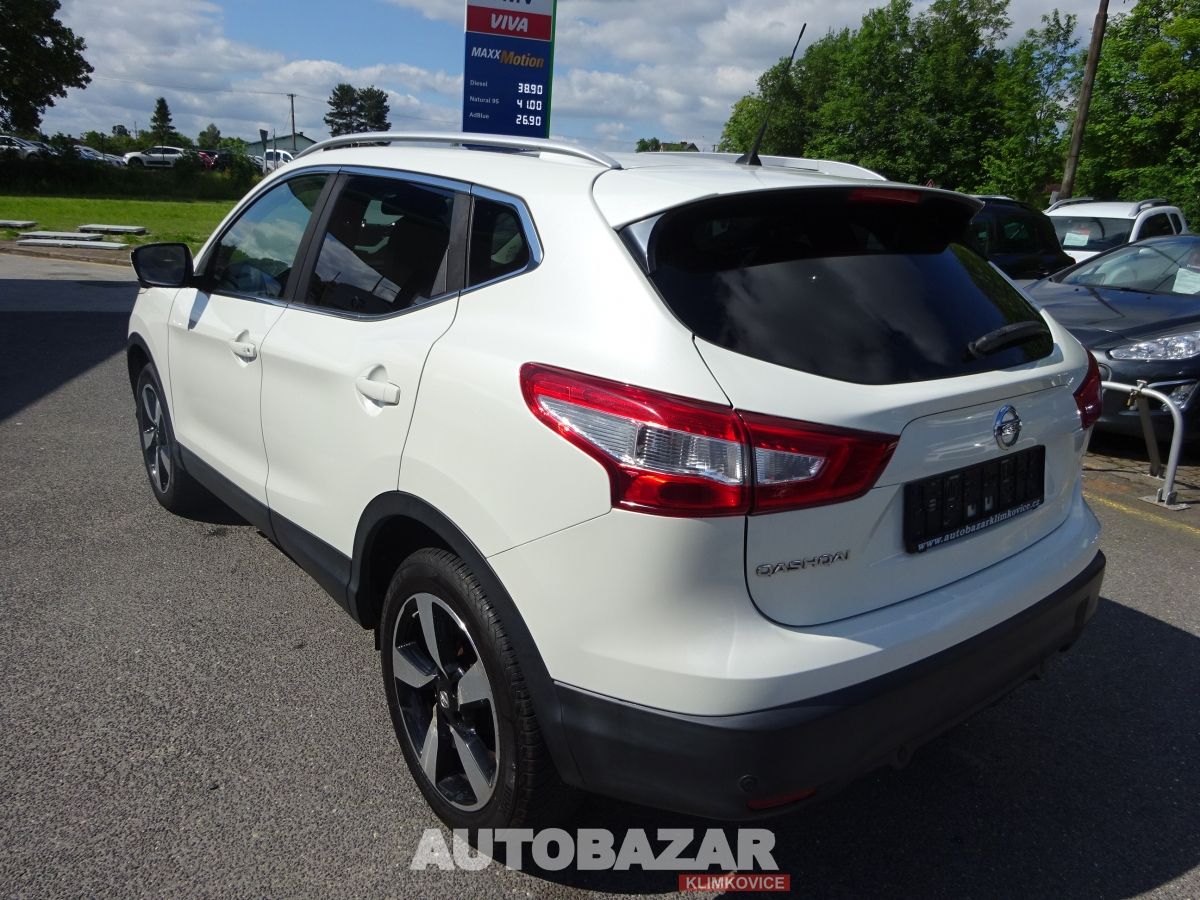 Nissan Qashqai, 1,2i, garance km, Č. 82 - fotka 6
