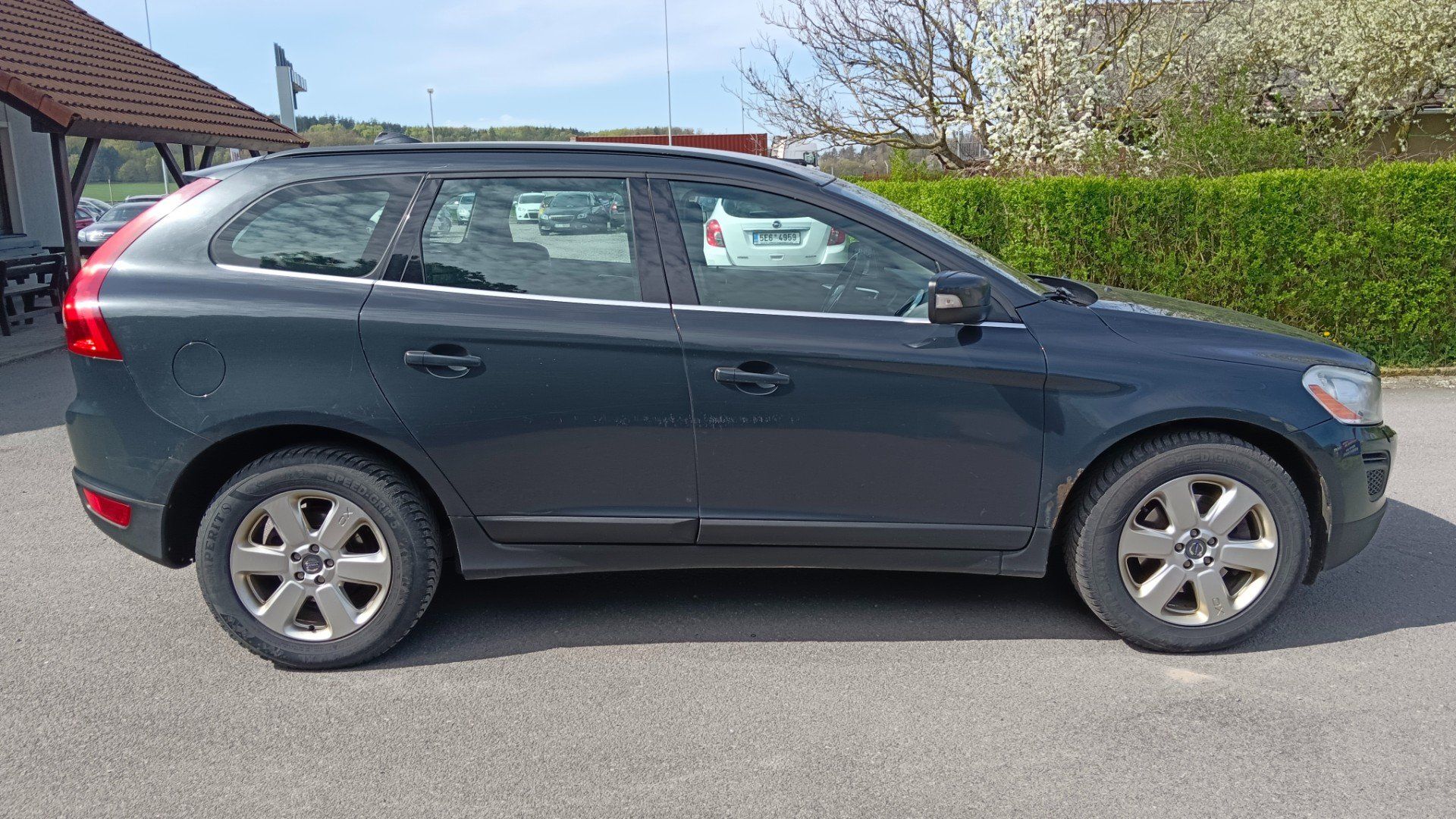 Volvo XC60, 2.4 D5 AWD 158 KW - fotka 2