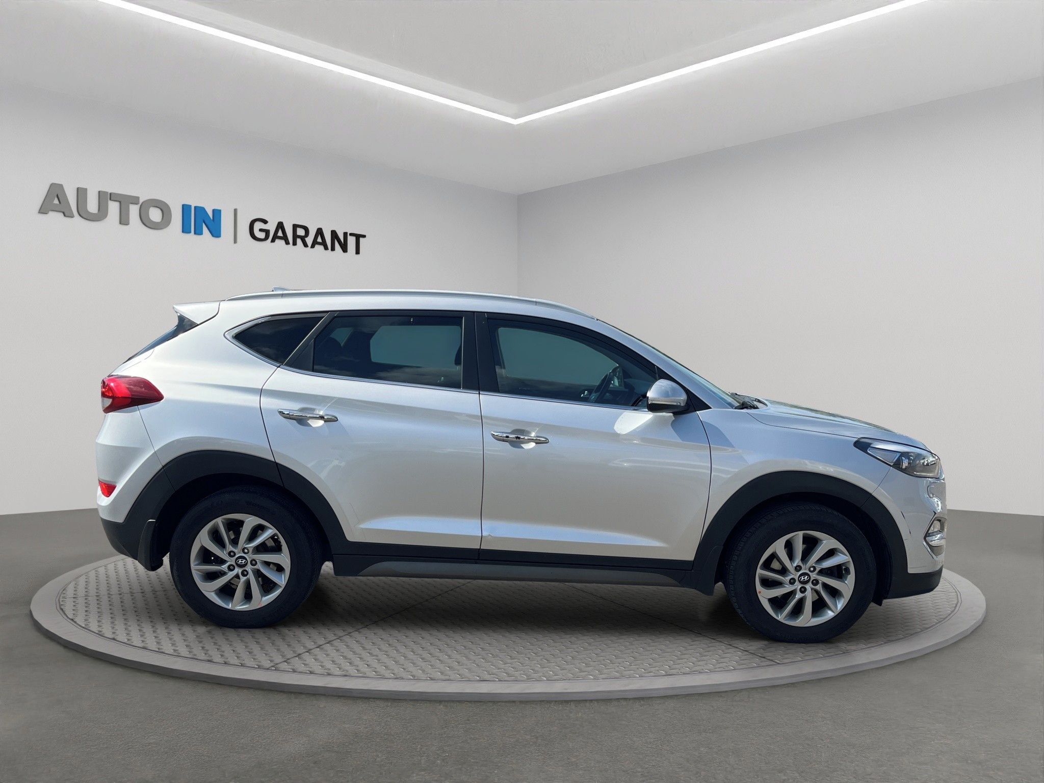 Hyundai Tucson, 2.0 100kw, 4x4, ČR, Serv.kniha - fotka 4
