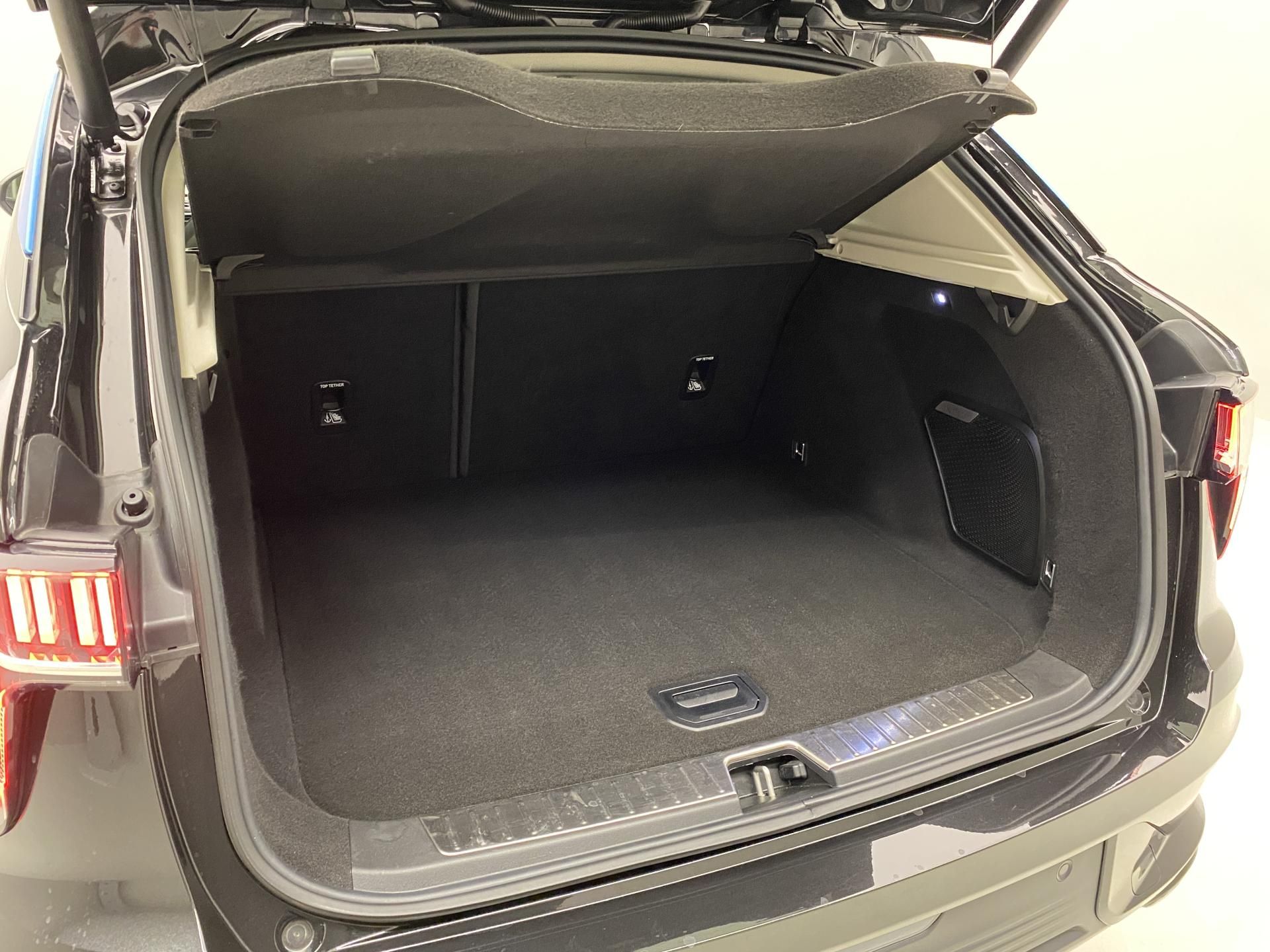 Lynk & Co 01, MORE PHEV - fotka 5