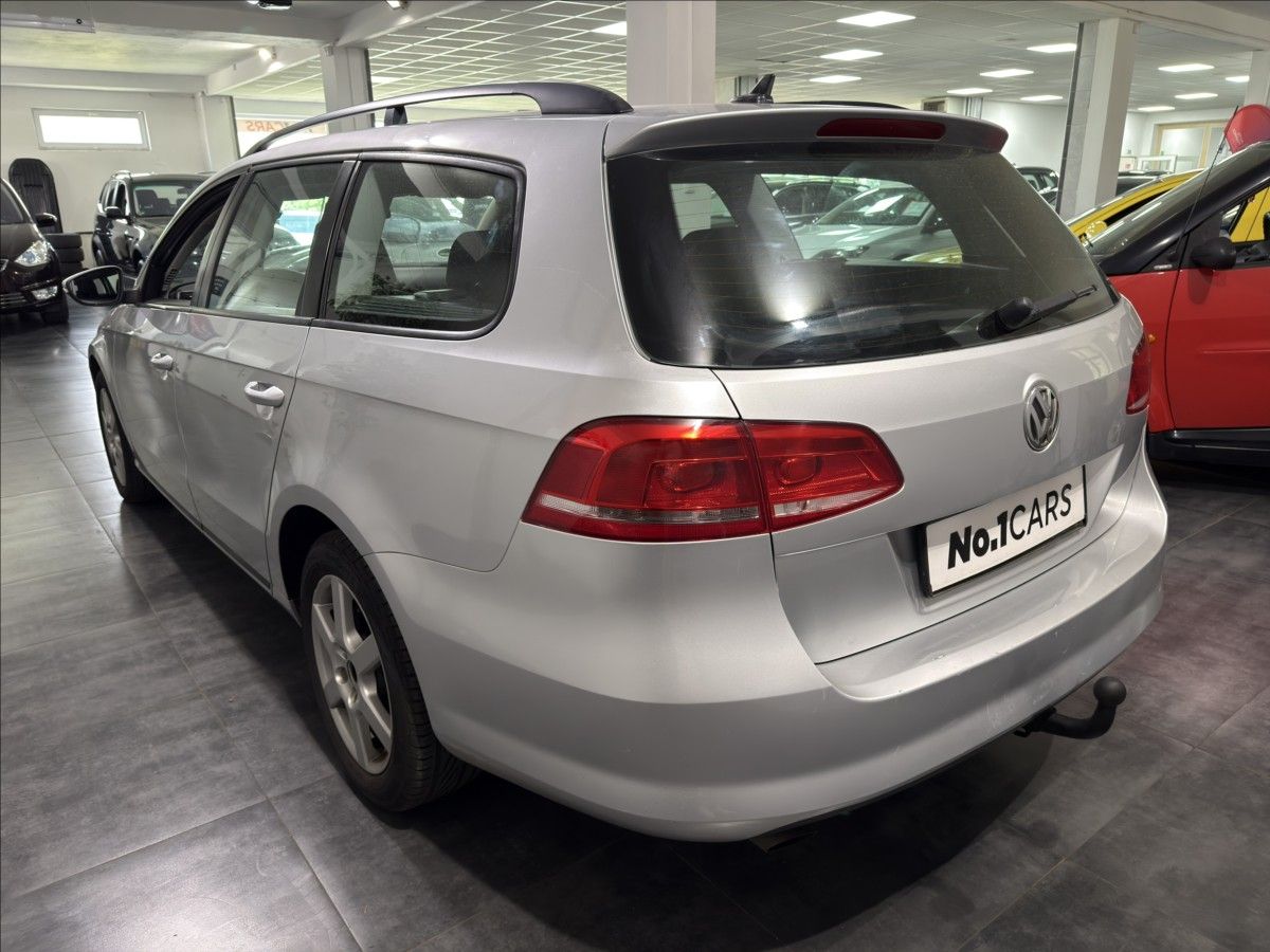 Volkswagen Passat, 1,6   TDI 77KW VÝHŘEV TAŽNÉ - fotka 4