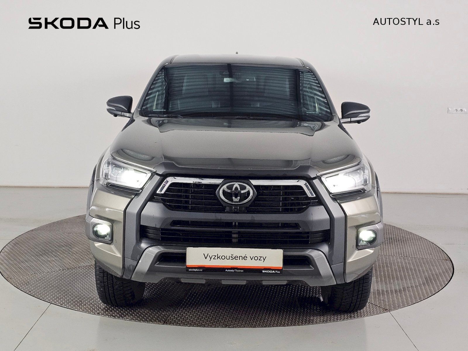 Toyota Hilux, 2.8D-4D 204k 4X4 INVINCIBLE - fotka 4