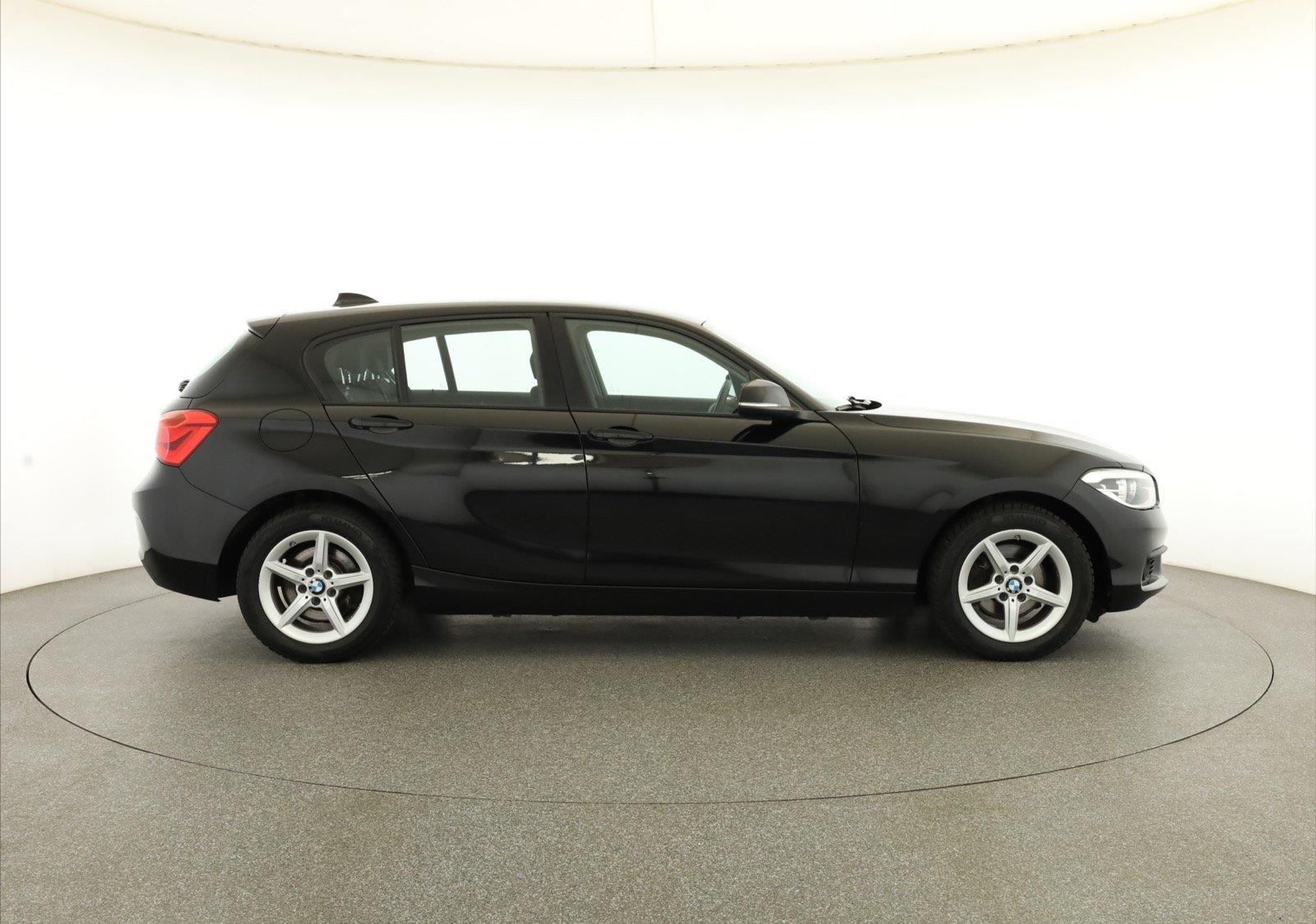 BMW Řada 1, 120d, Automat, Serv.kniha - fotka 6