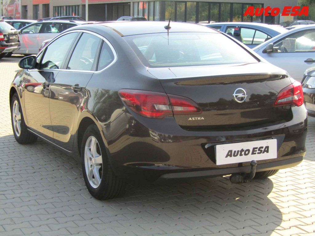 Opel Astra, 1.6 i - fotka 6