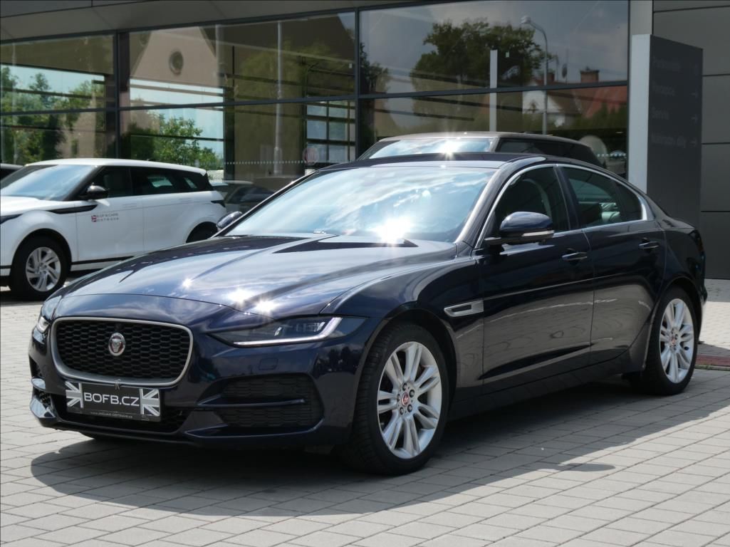 Jaguar XE, 2,0 P300 SE, 1.Maj ČR, AWD - fotka 3