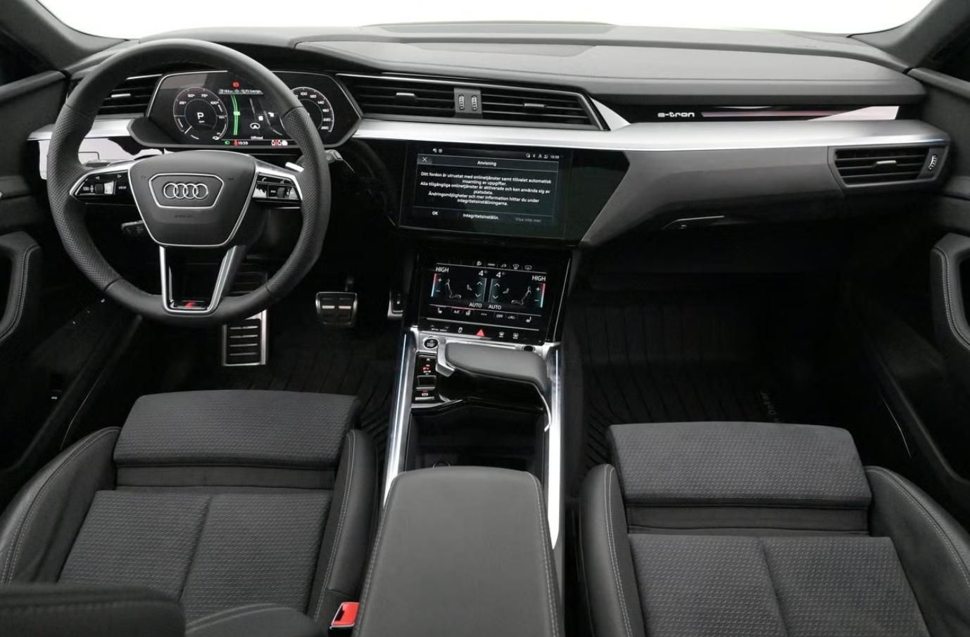 Audi Q8 e-tron, 55 Q SoH 92% 360k HuD Pano. - fotka 5