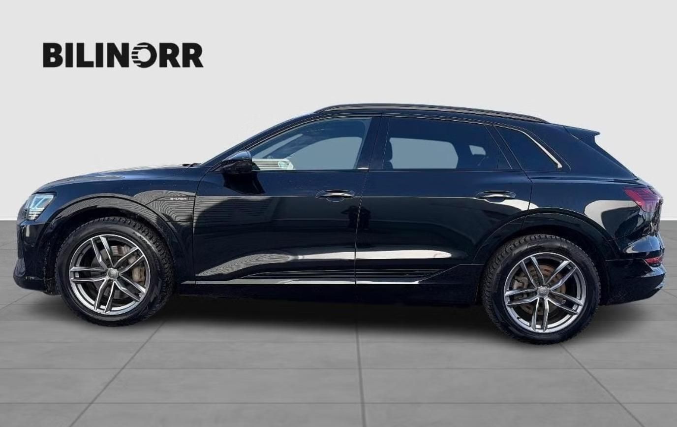 Audi e-tron, 50 Quattro 360k 4 zóny Matrix - fotka 3