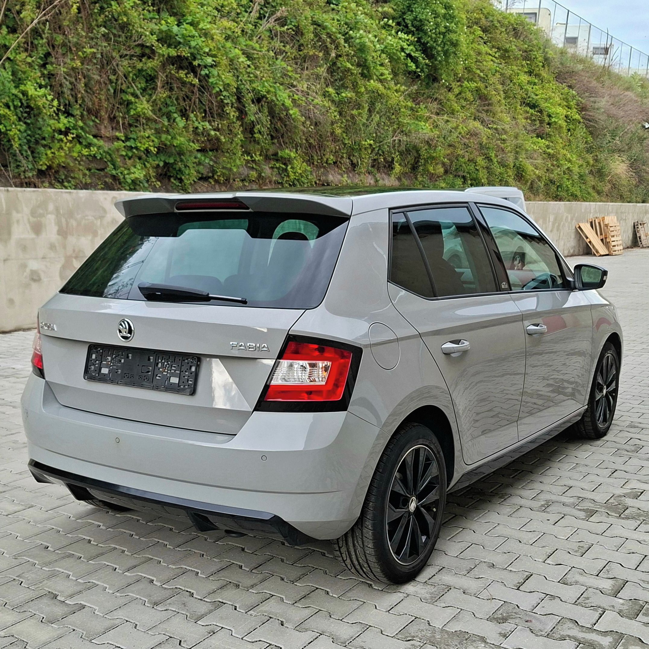 Škoda Fabia, 1.2TSI 66kW Monte Carlo - fotka 4