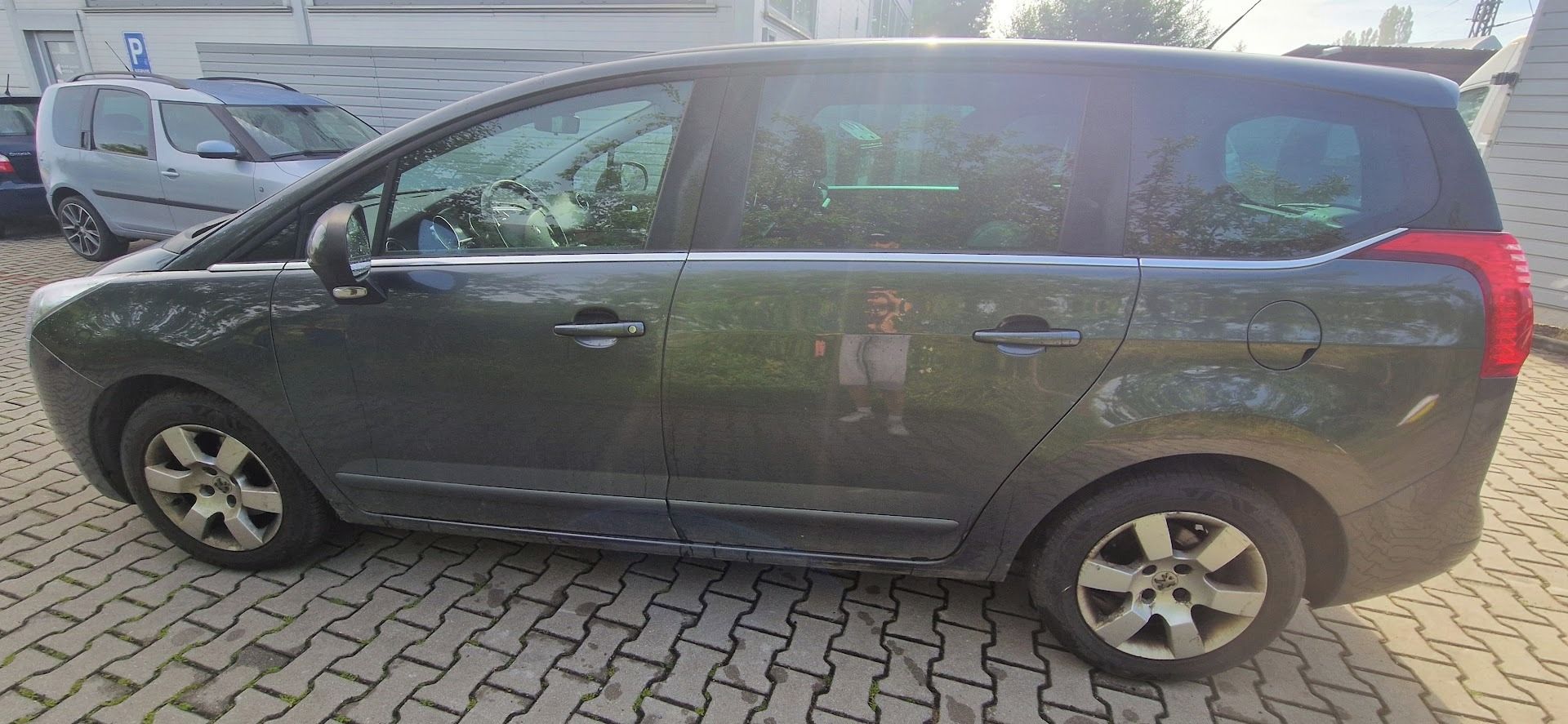 Peugeot 5008, 1.majitel - fotka 3