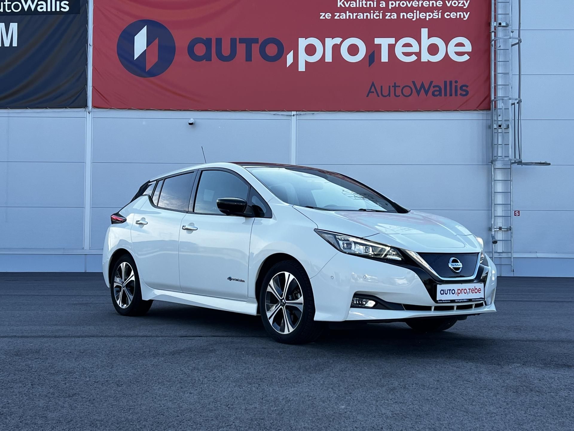Nissan LEAF, EV 110kW 40kWh Tekna - fotka 2