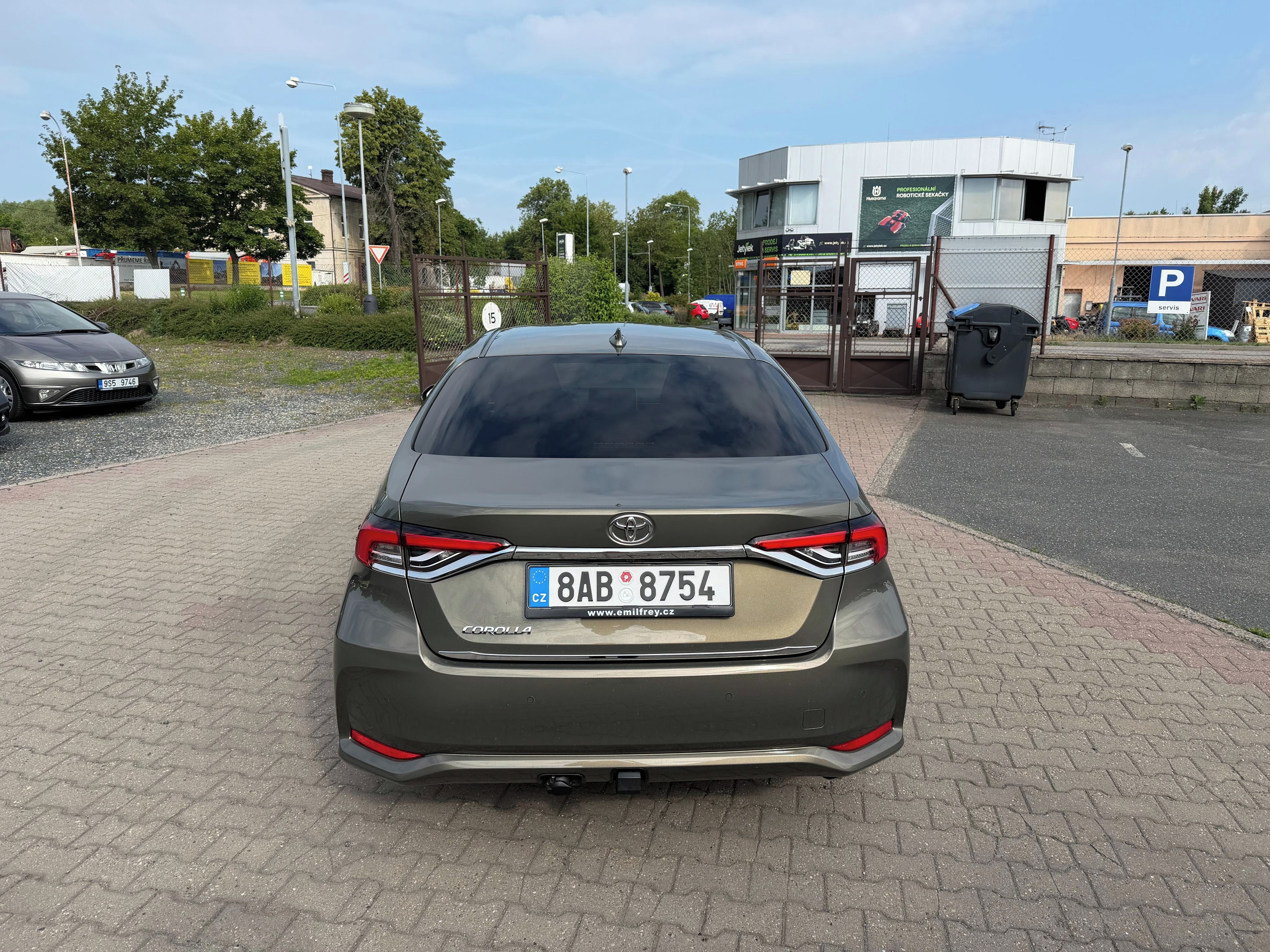 Toyota Corolla, 1,6 VVTi Style + Chrom paket - fotka 4