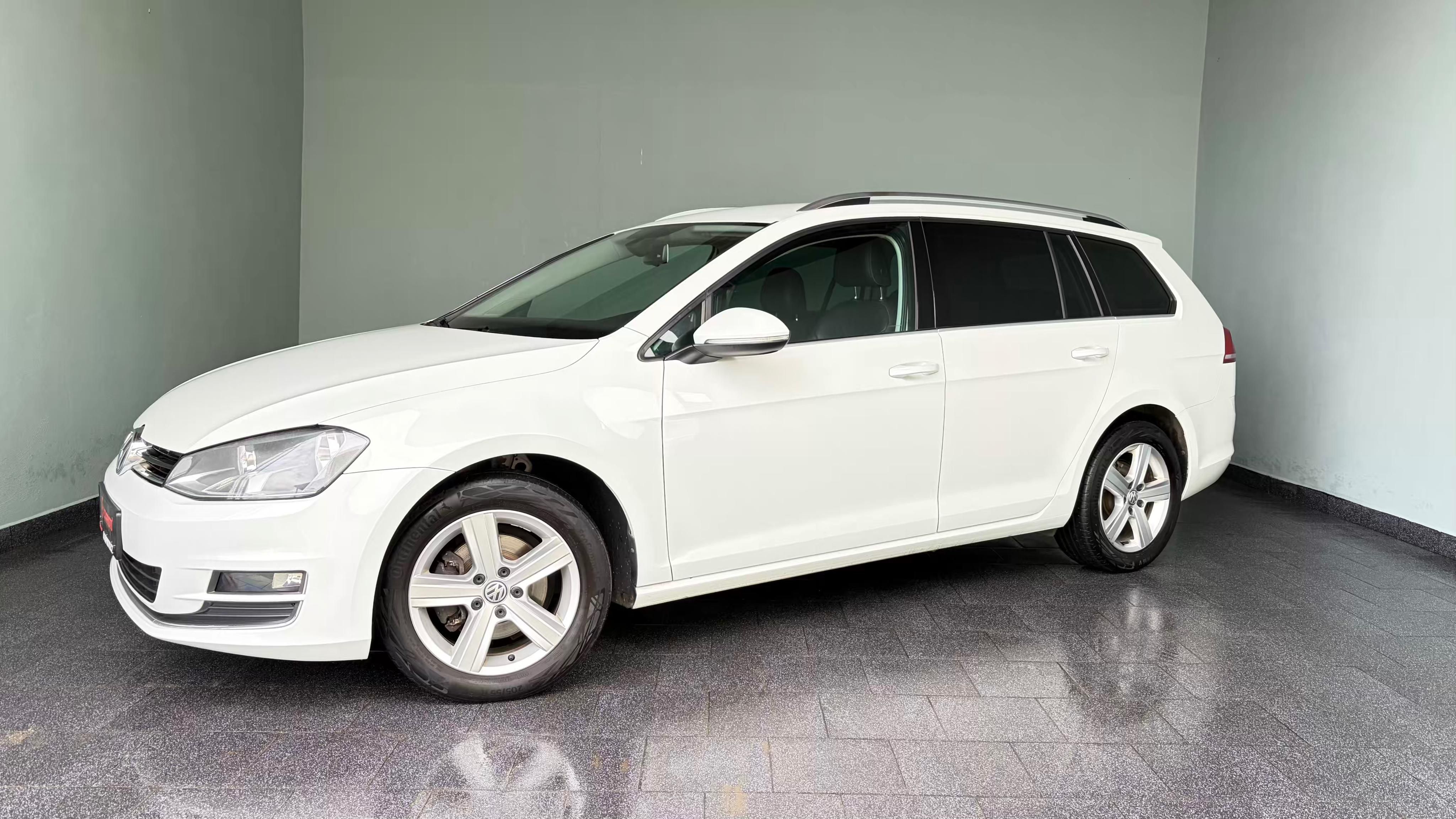 Volkswagen Golf, VII-Variant-1.6TDi-81kW-DSG-CZ
