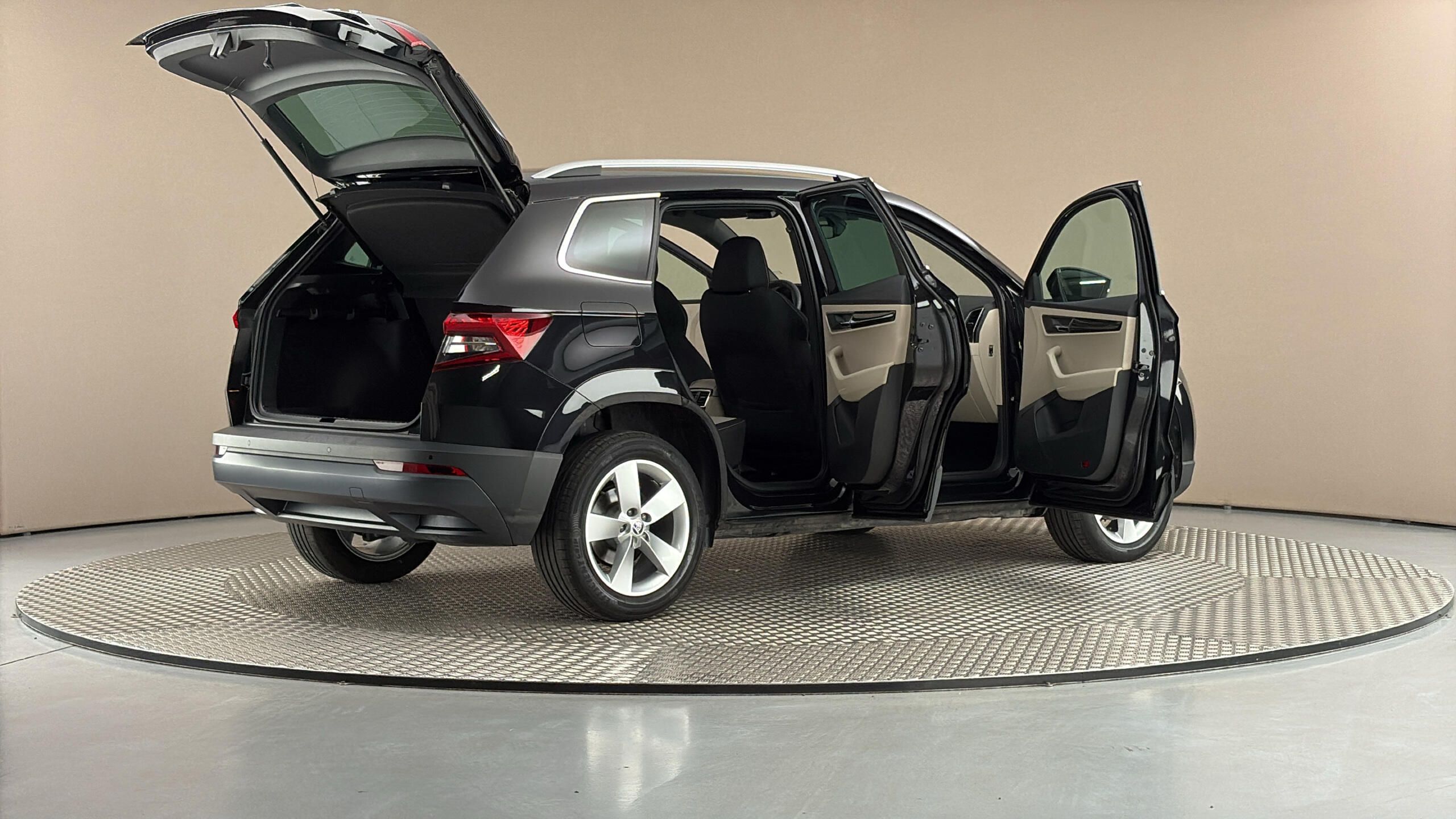 Škoda Karoq, 2.0 TDI DSG Style - fotka 6