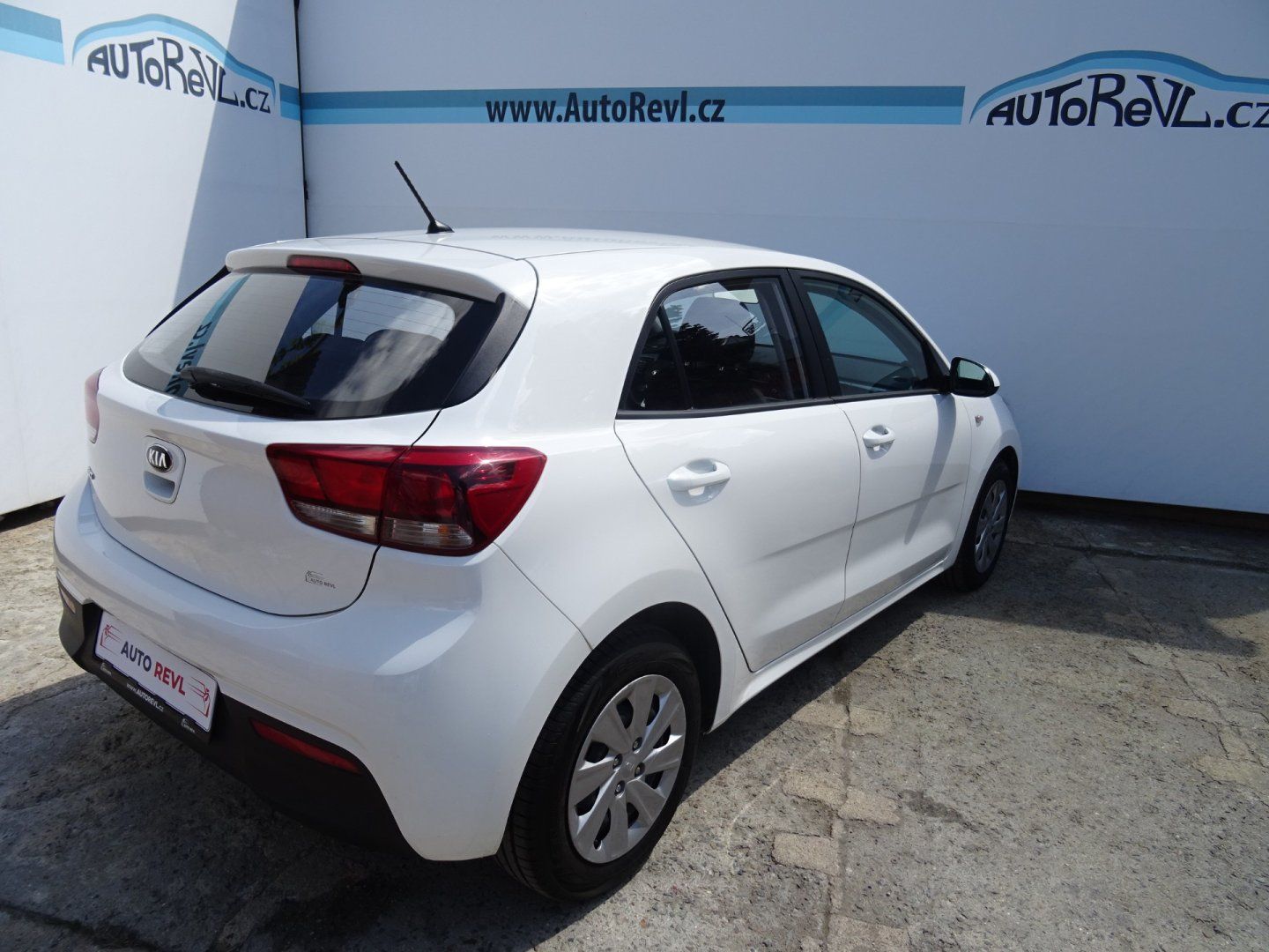 Kia Rio, 1.2i,61kW,1majČR,S.kni,klima - fotka 4