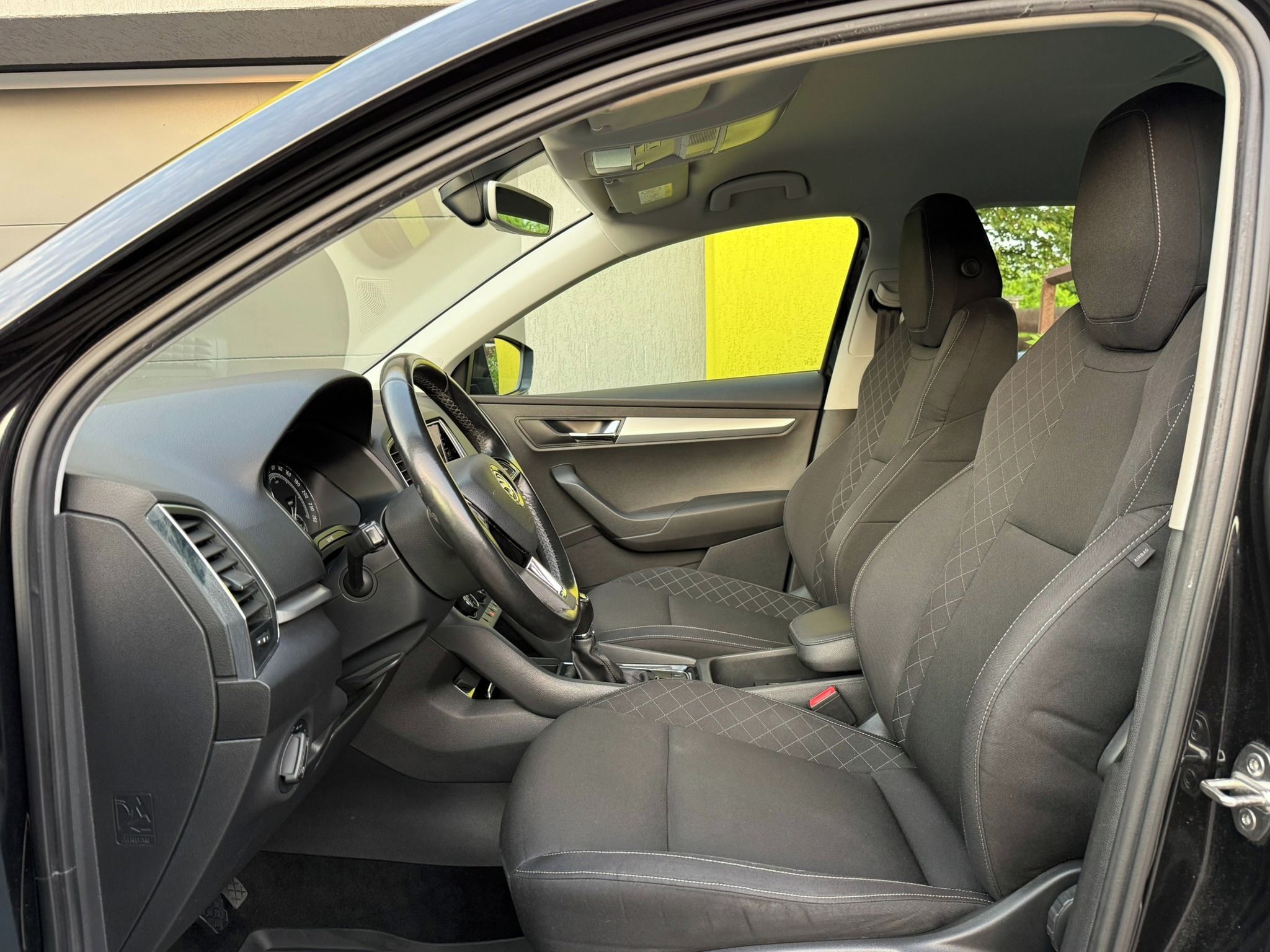 Škoda Karoq, 2.0TDi 110kW! 4x4! ZAK. V ĆR!! - fotka 6