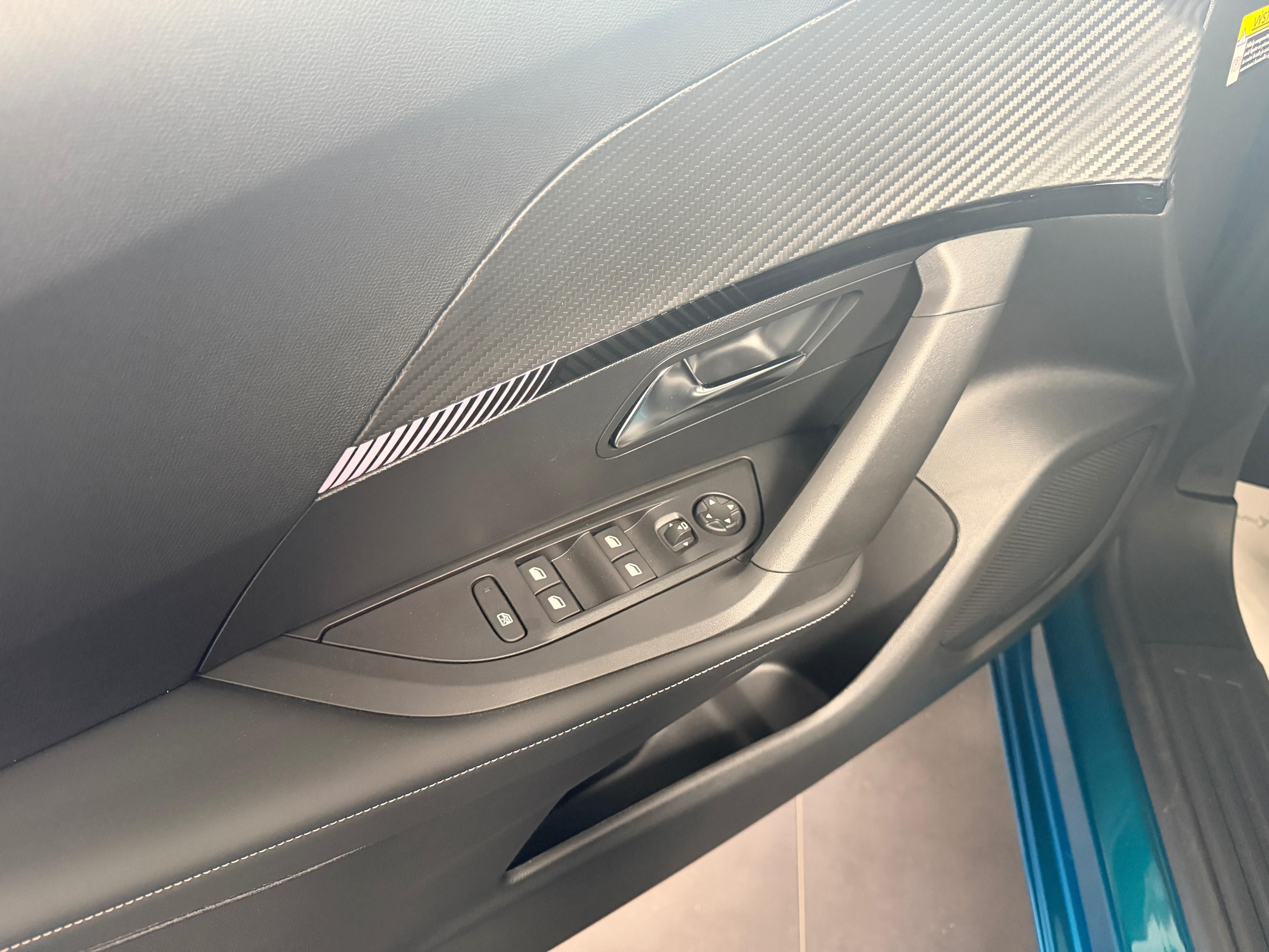 Peugeot 2008, ALLURE Hybrid 110 e-DCS6 - fotka 6