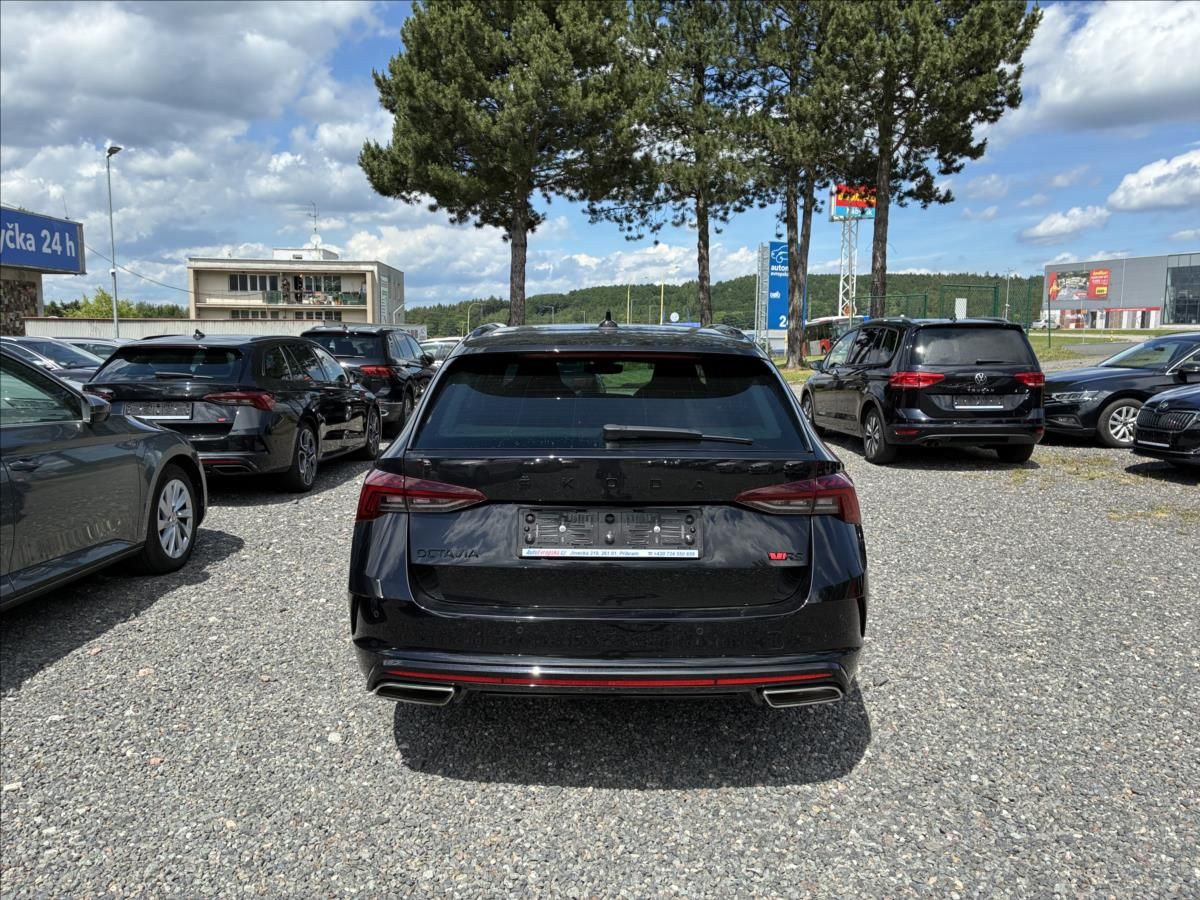 Škoda Octavia, 2,0 RS,4x4,PANO,TAŽNÉ,WEBASTO - fotka 5