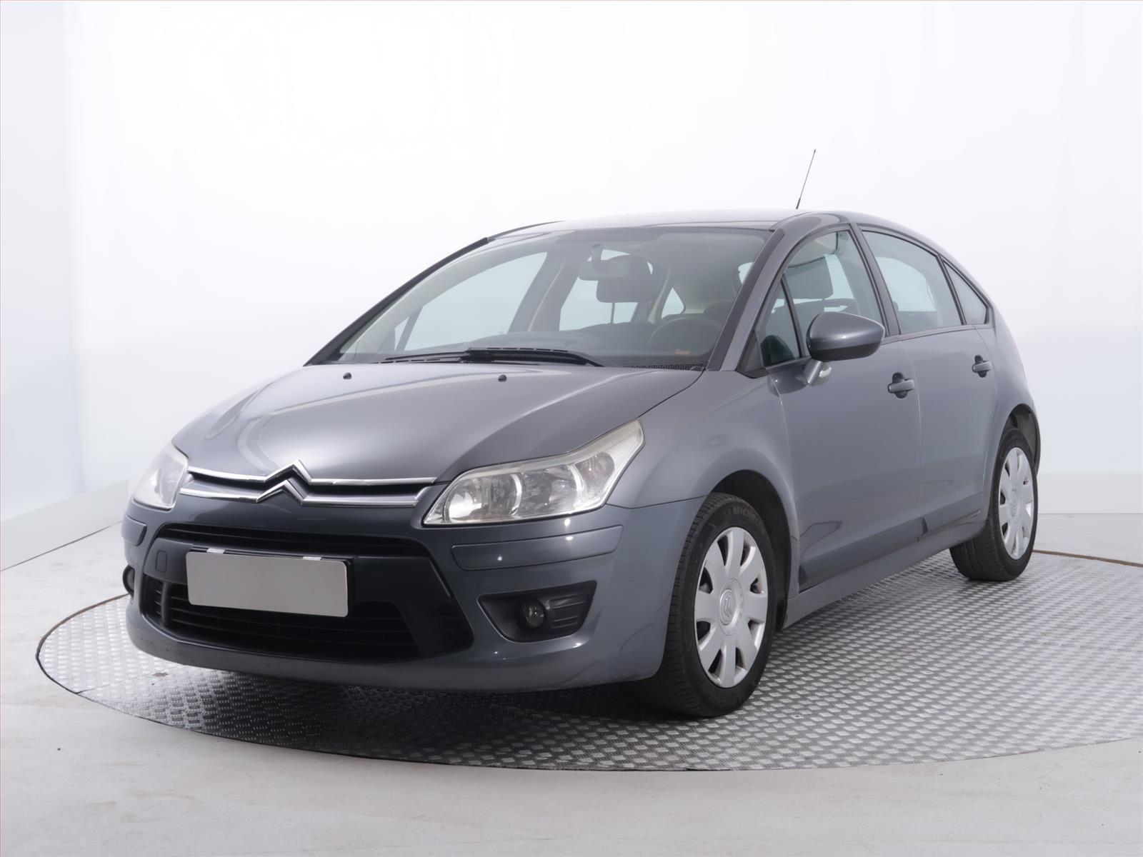 Citroën C4, 1.4 16V, po STK, jezdí výborně - fotka 2