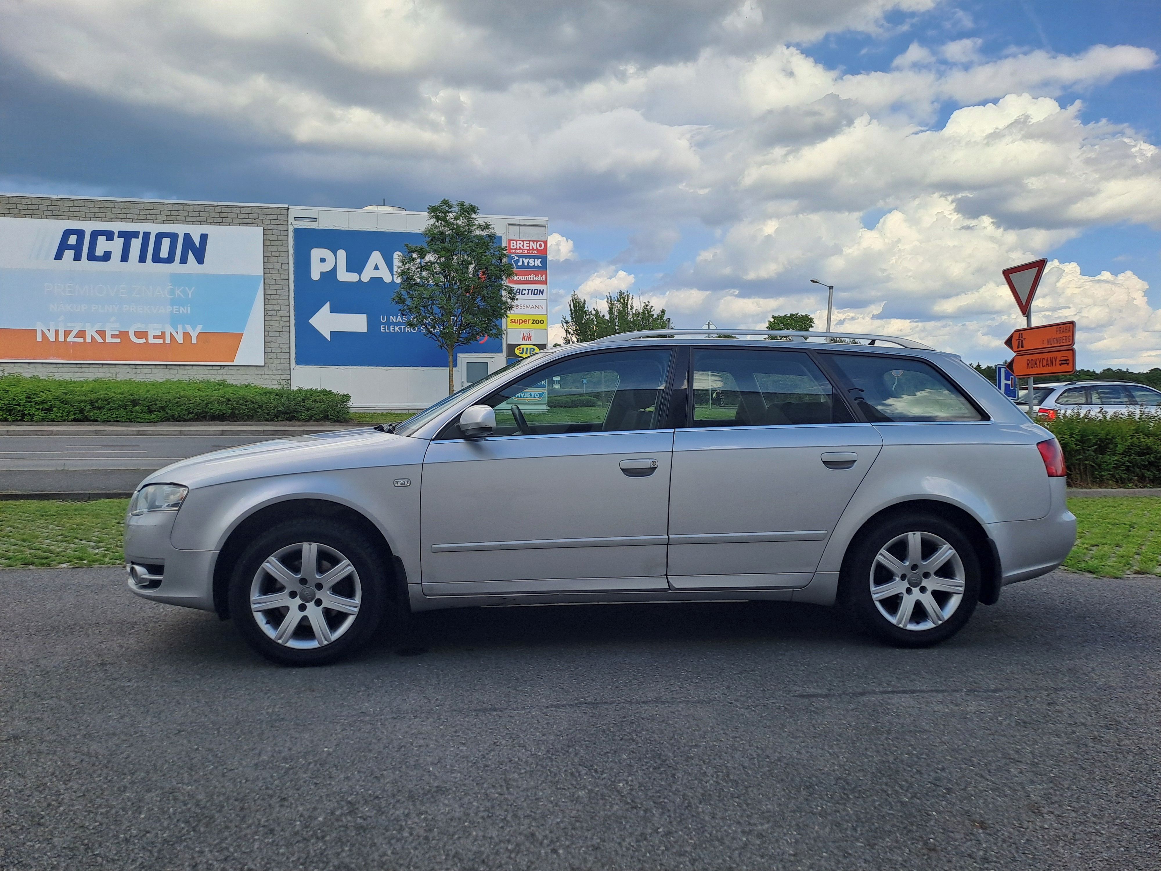 Audi A4, 2.0TDI 103KW 2.MAJ SPOLEHLIVÁ - fotka 4
