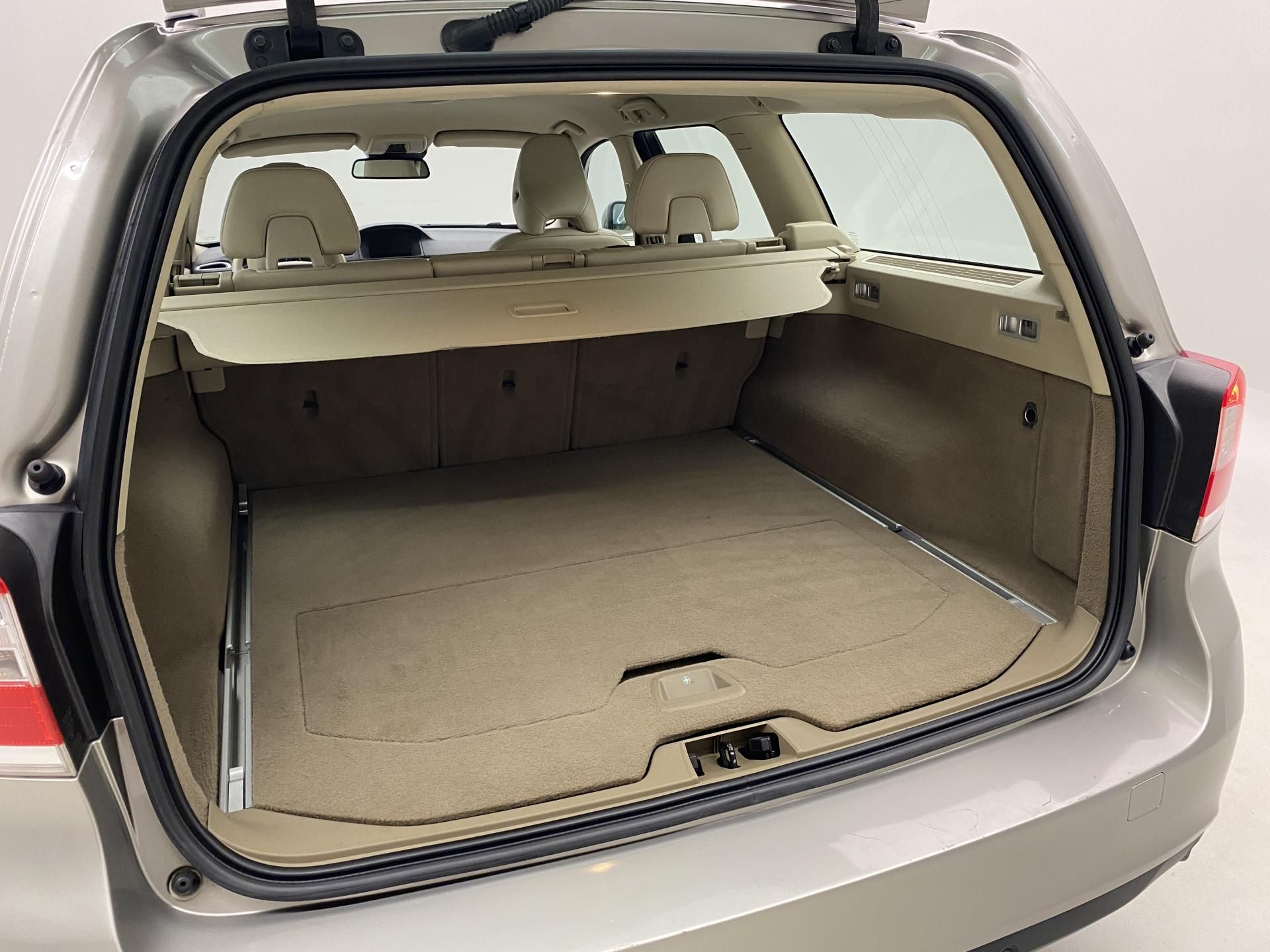 Volvo V70, D3 MOMENTUM AUT - fotka 6