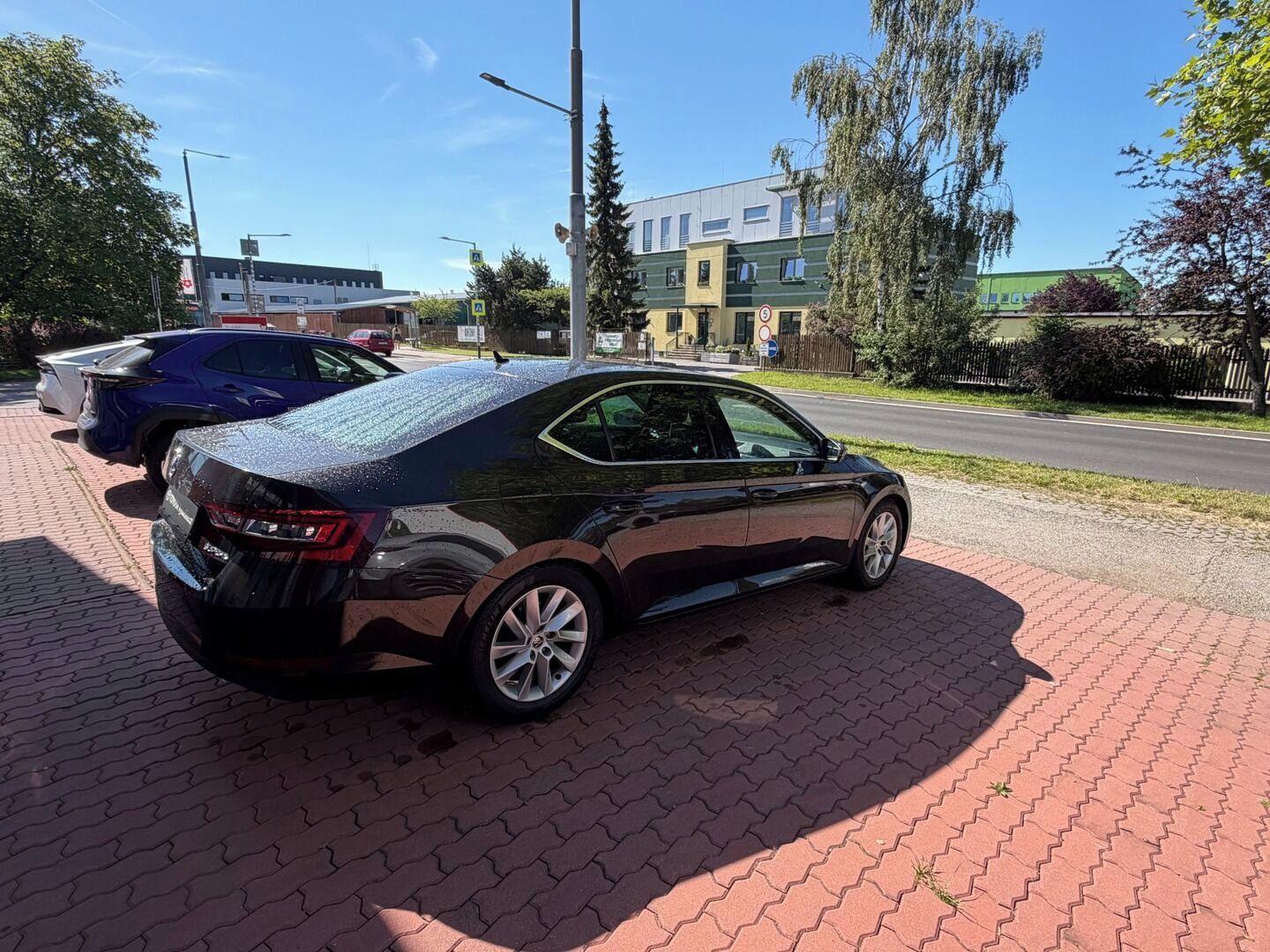 Škoda Superb, 2.0 TDI 7DSG Alcantara tažné - fotka 6