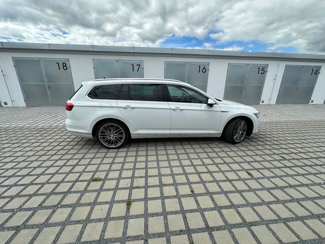 Volkswagen Passat, Variant 2.0 Bi Tdi highline - fotka 2