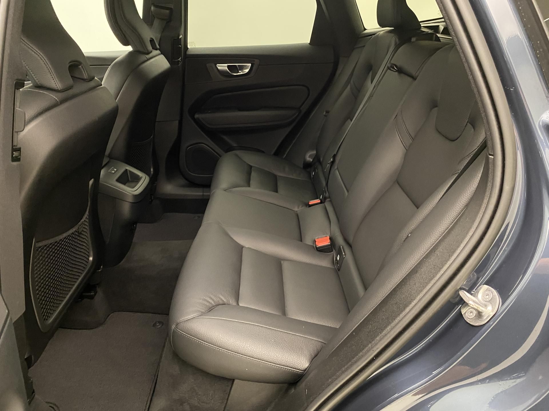 Volvo XC60, B4 AWD BRIGHT PLUS AUT CZ - fotka 5
