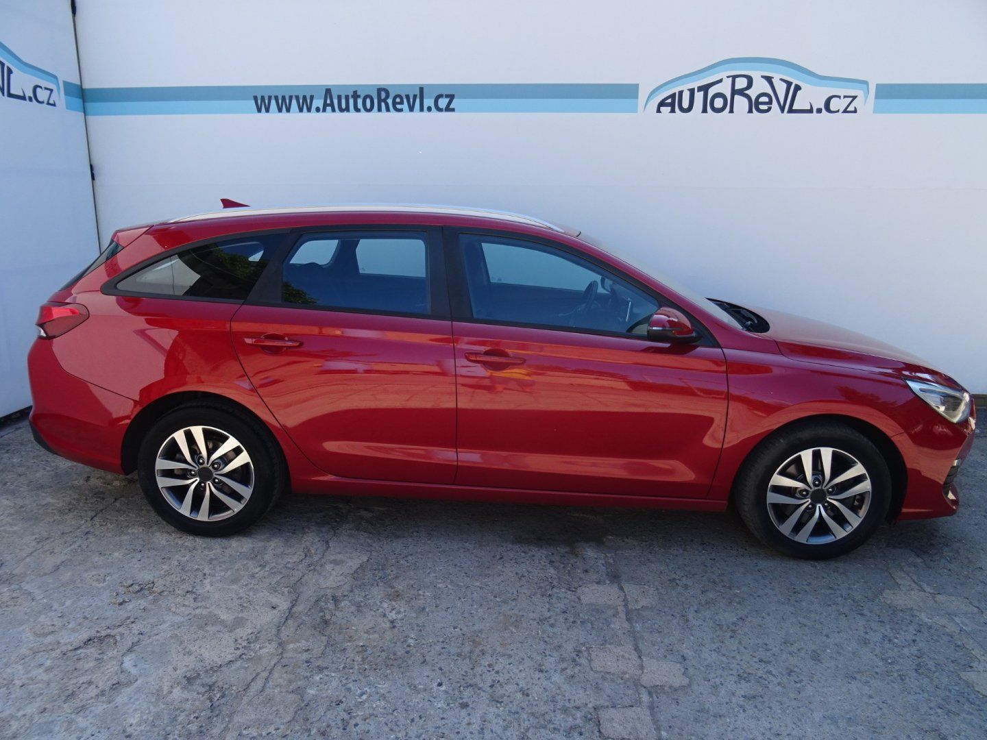 Hyundai i30, 1.4TGDi,103kW,1majČR,S.kn,ALU - fotka 5