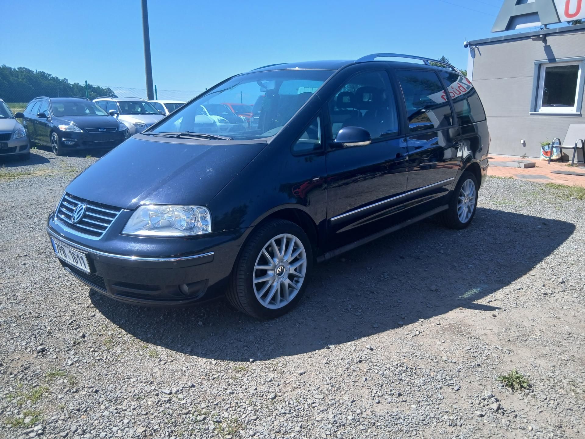 Volkswagen Sharan, 2.0 TDI, 7 míst, tažné - fotka 2