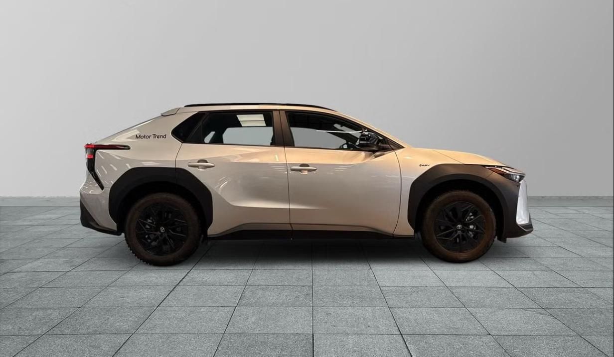 Toyota bZ4X, Active AWD Kamera Tempomat LED - fotka 3