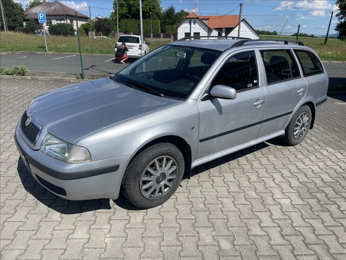 Škoda Octavia, 1,6 i 75 kW ČR KLIMA OK STK 2/ - fotka 4