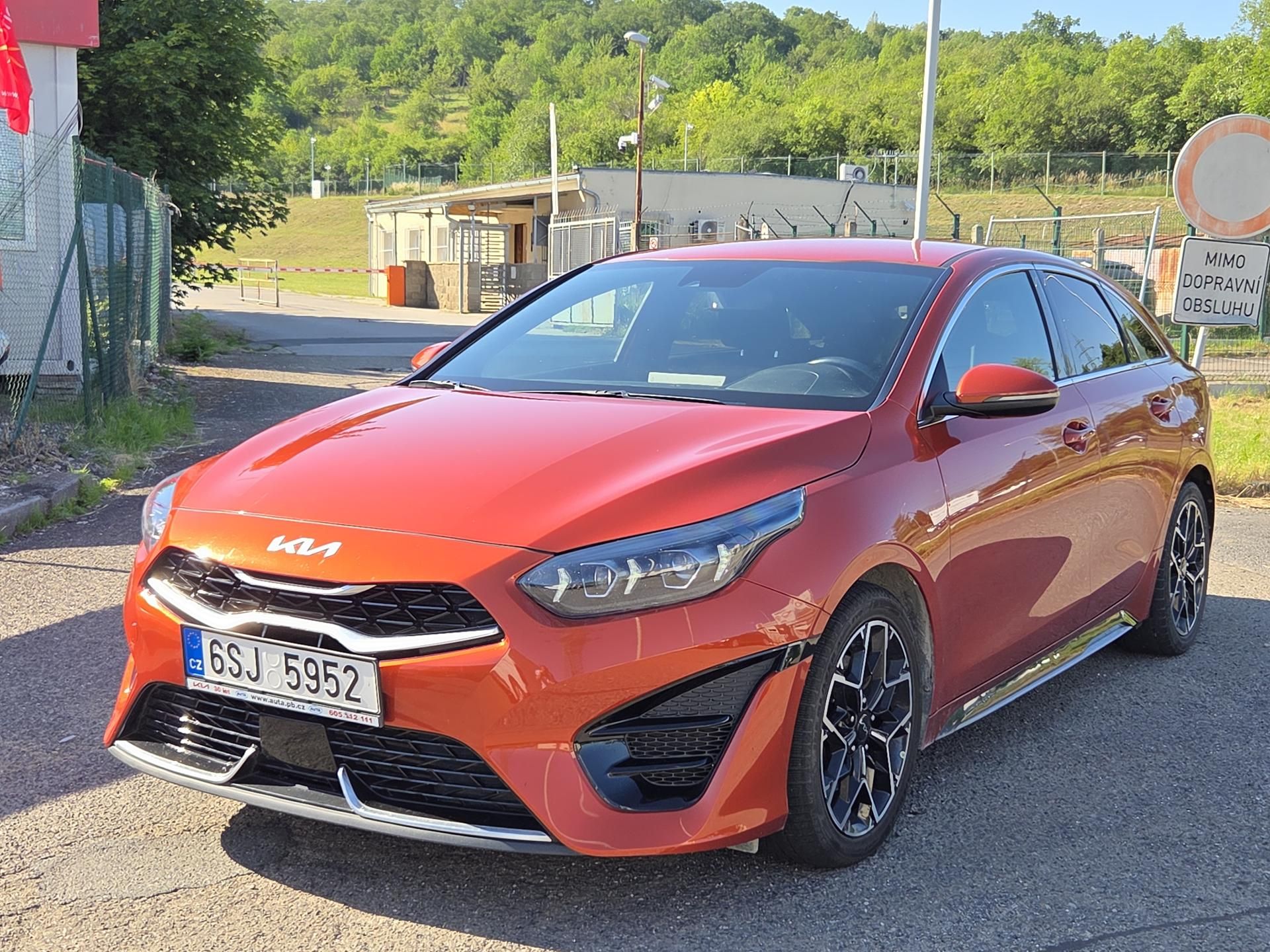 Kia ProCeed, 1,5T-GDi lze i na splátky VŠEM