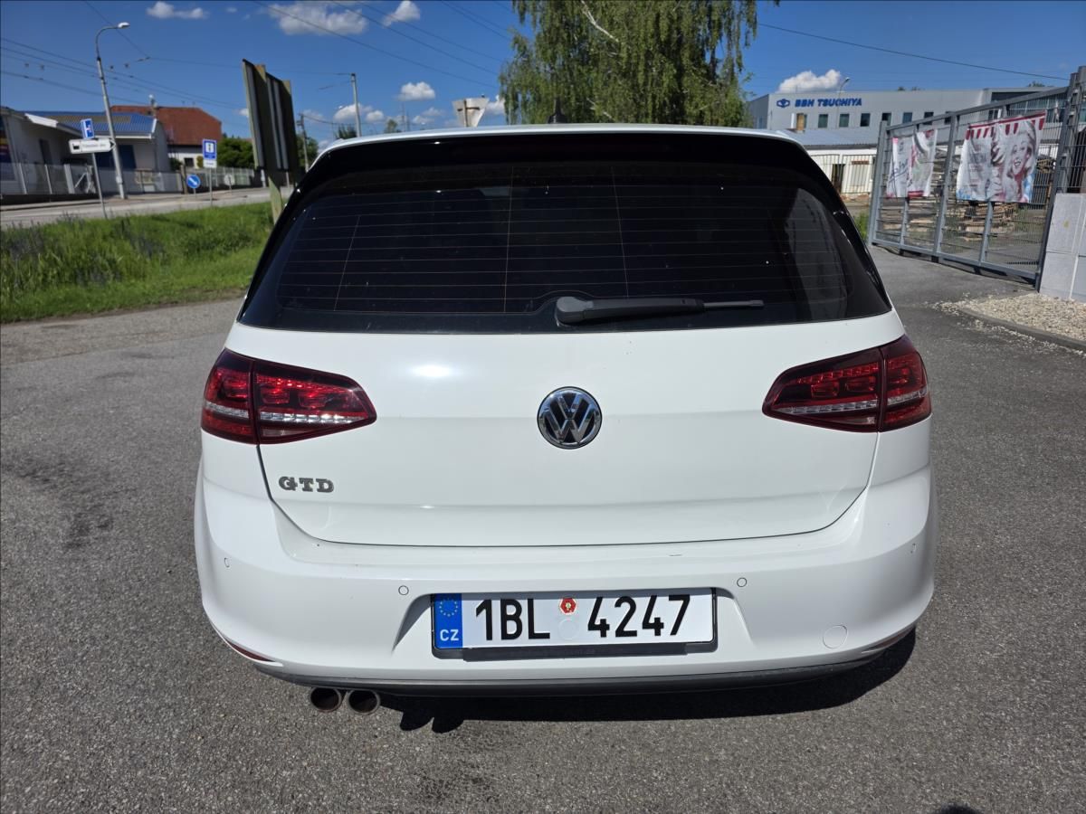 Volkswagen Golf, 2,0 2.0GTD 135KW DSG BOHATÁ VÝ - fotka 5