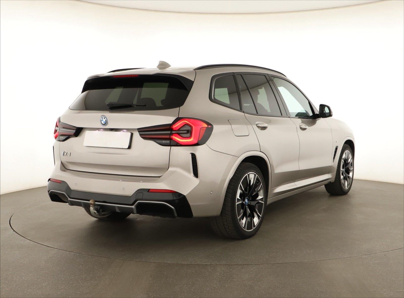 BMW iX3, 80 kWh - fotka 5