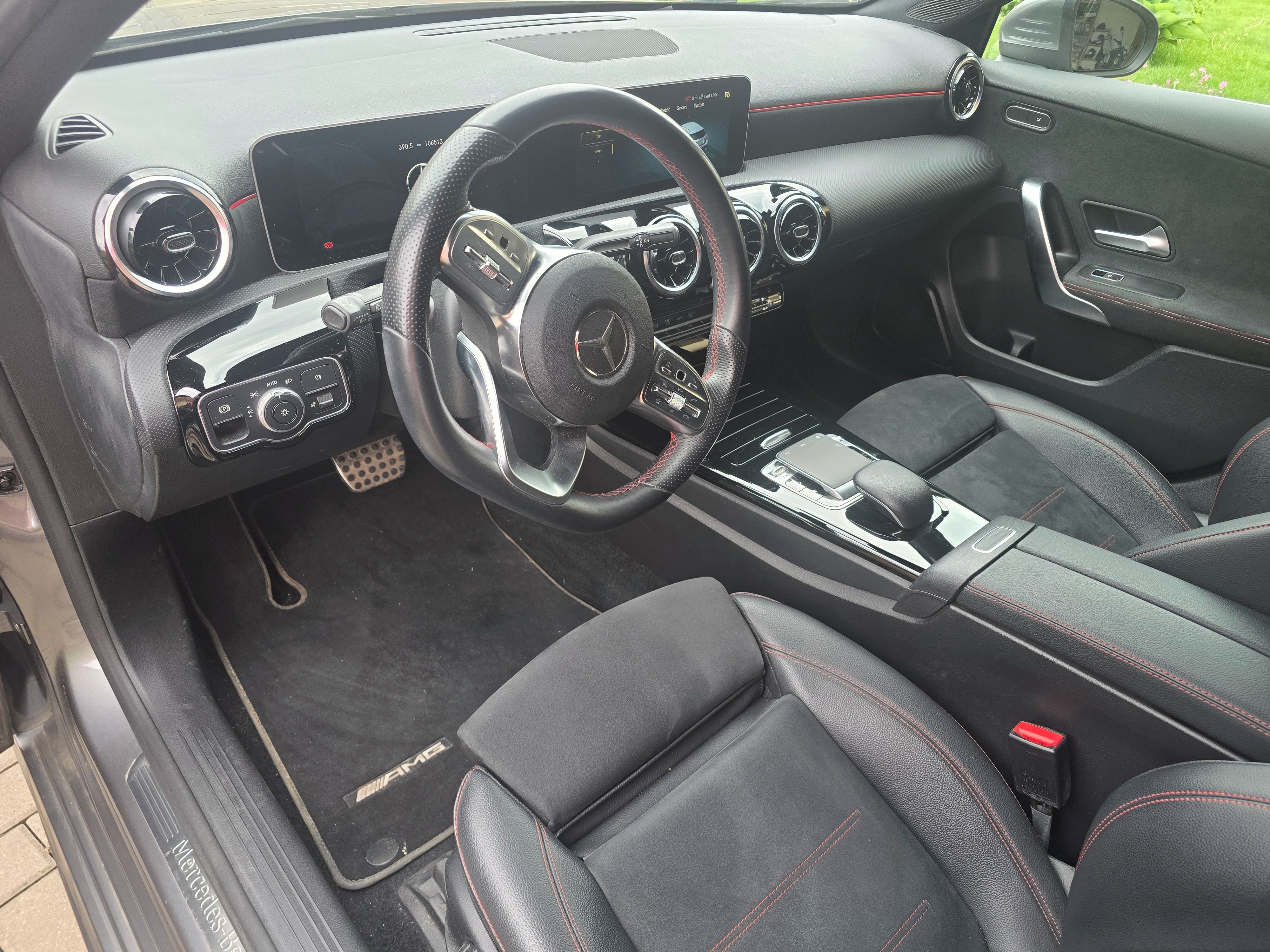 Mercedes-Benz Třídy A, Mercedes-Benz A 200 AMG Line, - fotka 4