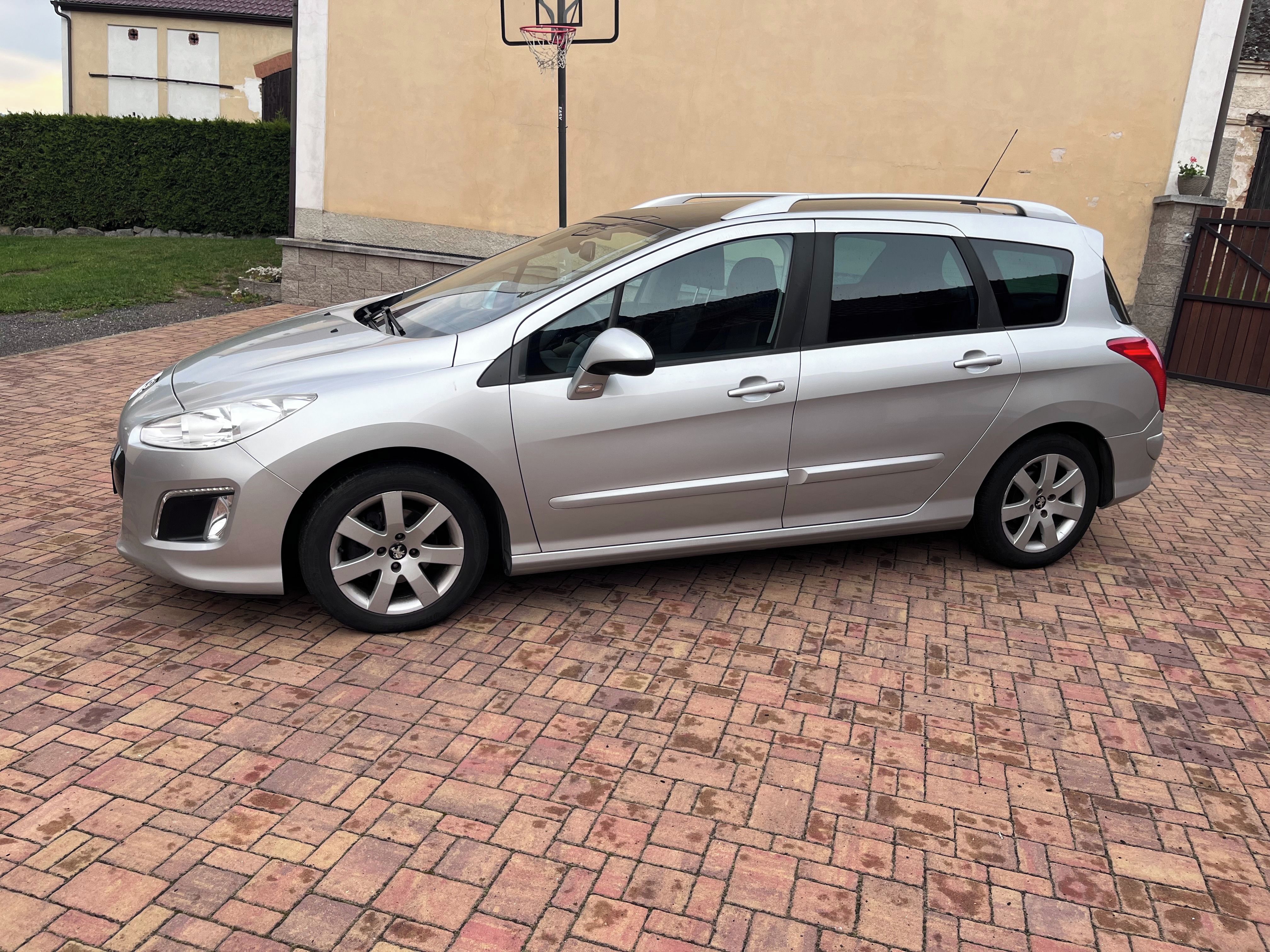 Peugeot 308, 1.6 HDI 84 KW SERVISKA - fotka 2