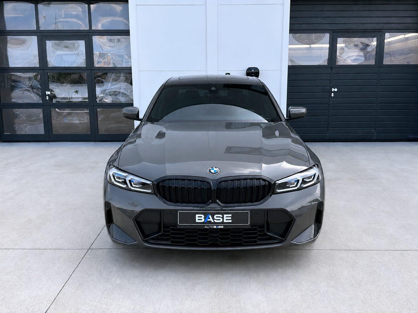 BMW Řada 3, 330i M-Sport - fotka 2
