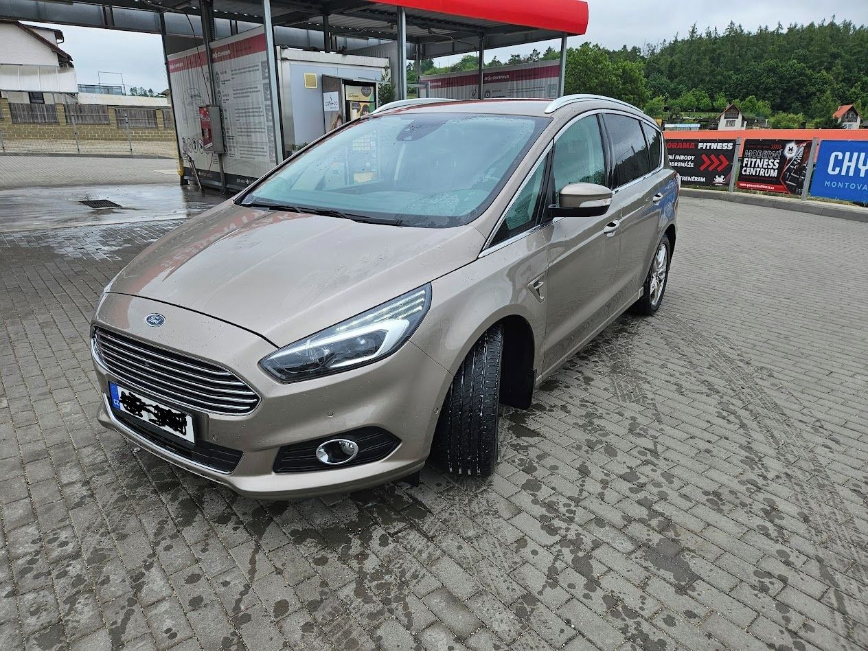 Ford S-MAX, manuál 140kW, 7 míst - fotka 2