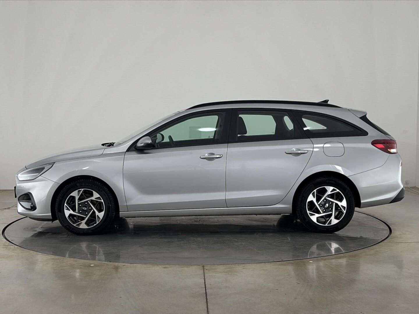 Hyundai i30, 1.5 T-GDI / 103 kW Smart DCT - fotka 3