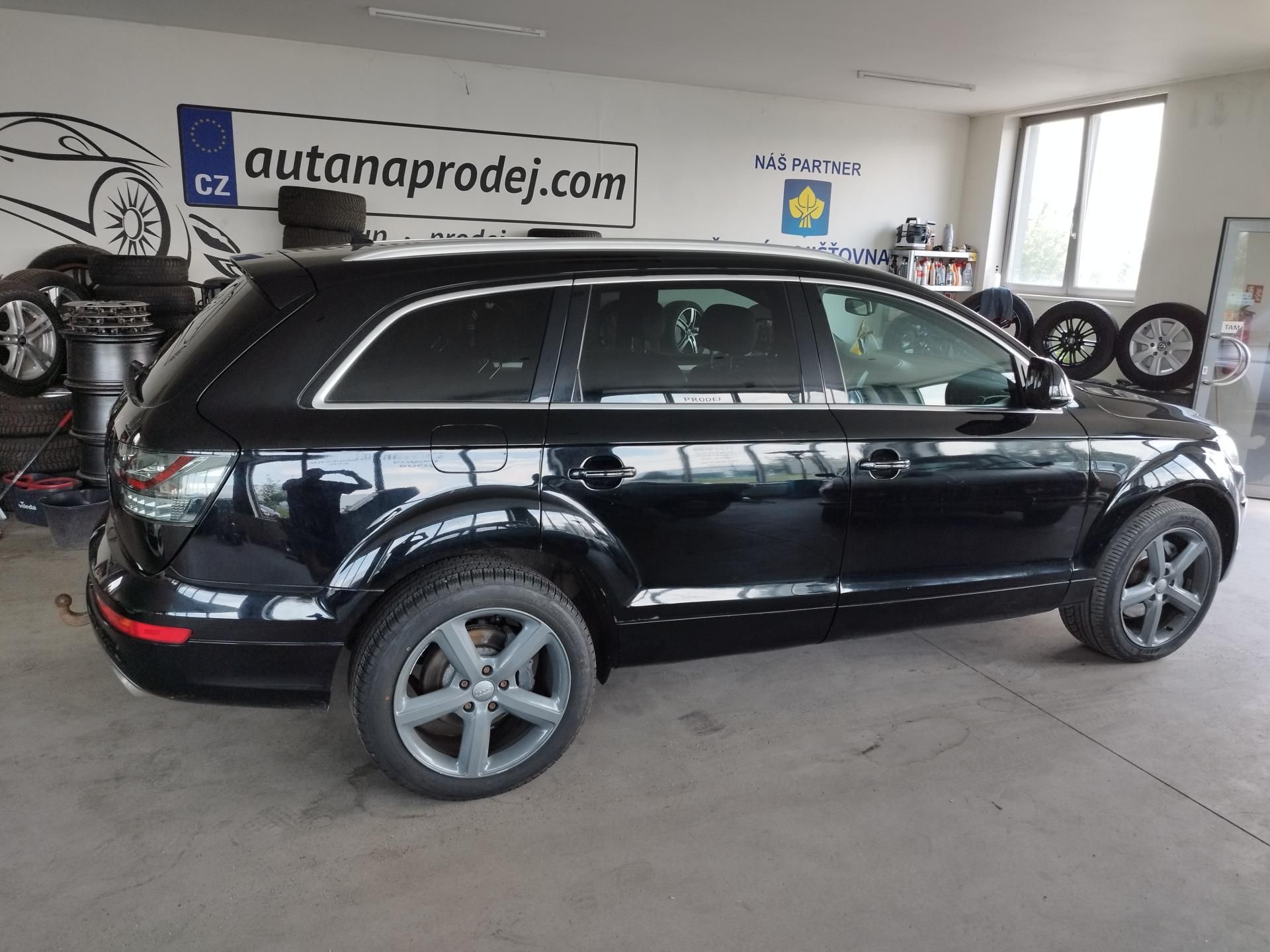 Audi Q7, TDI,176KW,4X4,R20,LED,TAŽNÝ,ČR - fotka 4