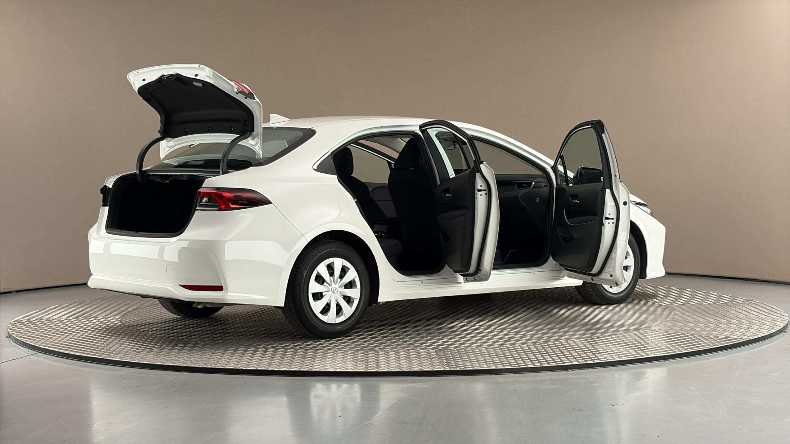 Toyota Corolla, 1.8 Hybrid AUT Active Sedan - fotka 6