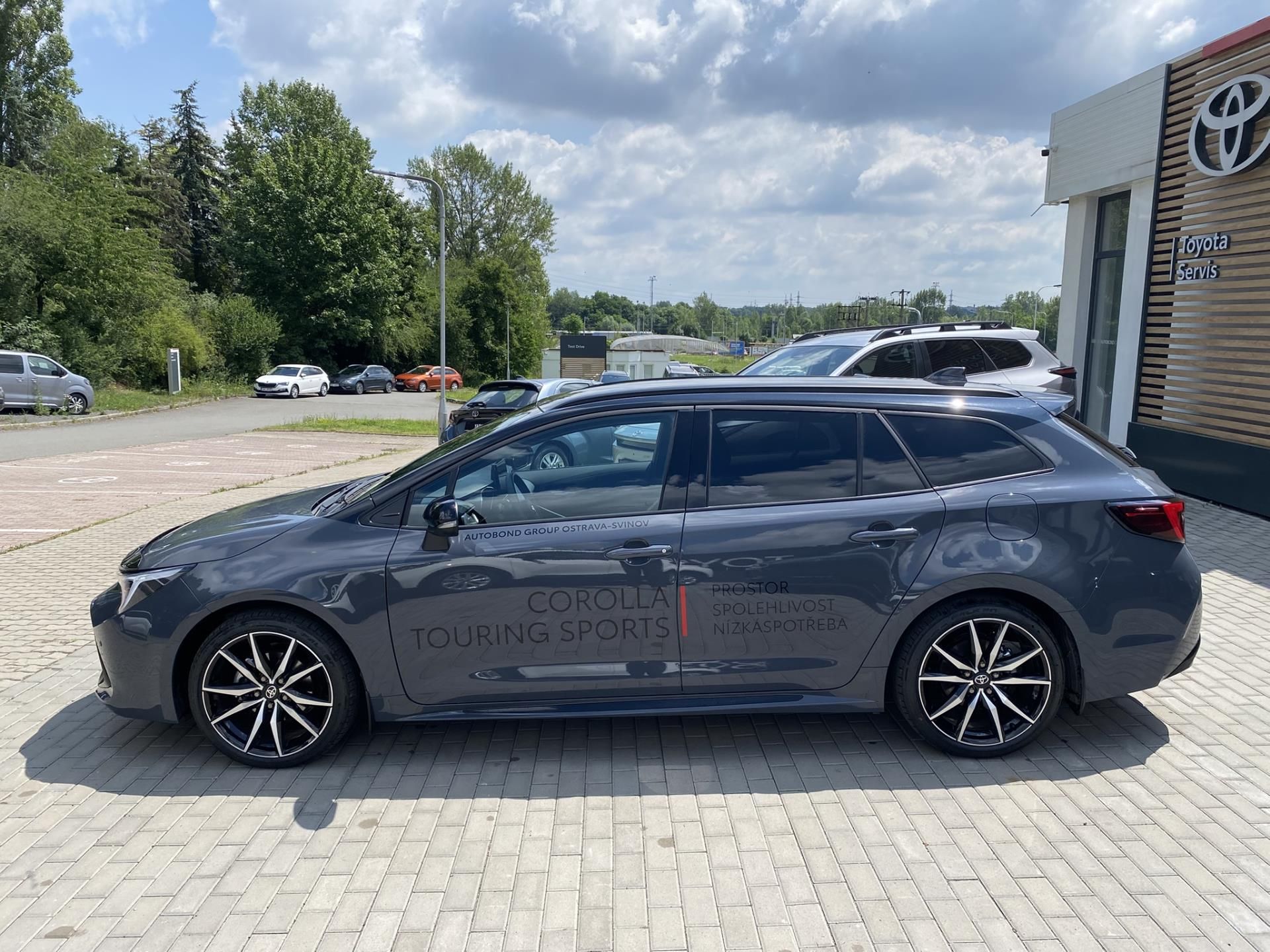 Toyota Corolla, 1.8 GR SPORT + tažné - fotka 3