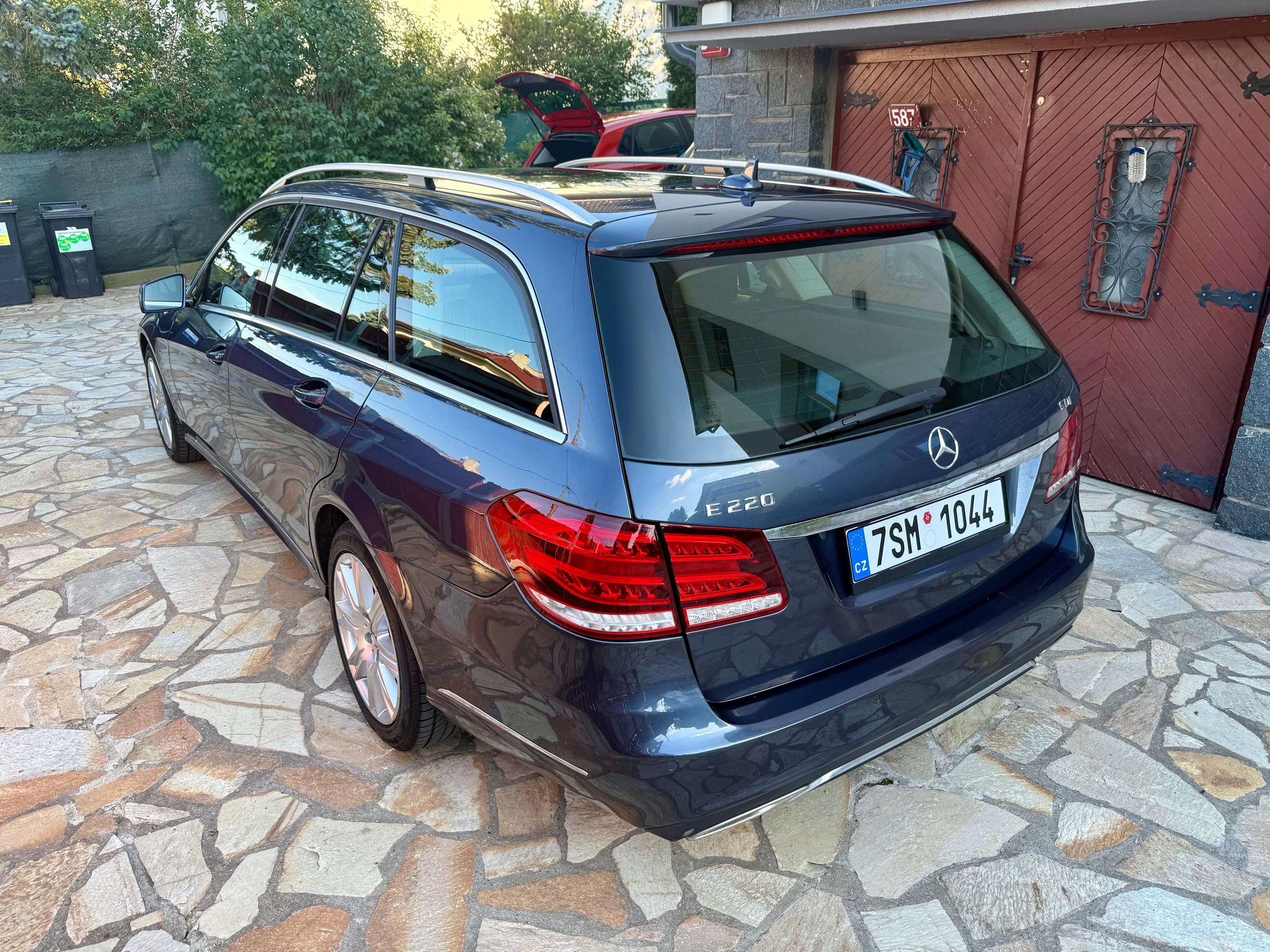 Mercedes-Benz Třídy E, 220 125KW AVANTGARDE LED TAŽN - fotka 6