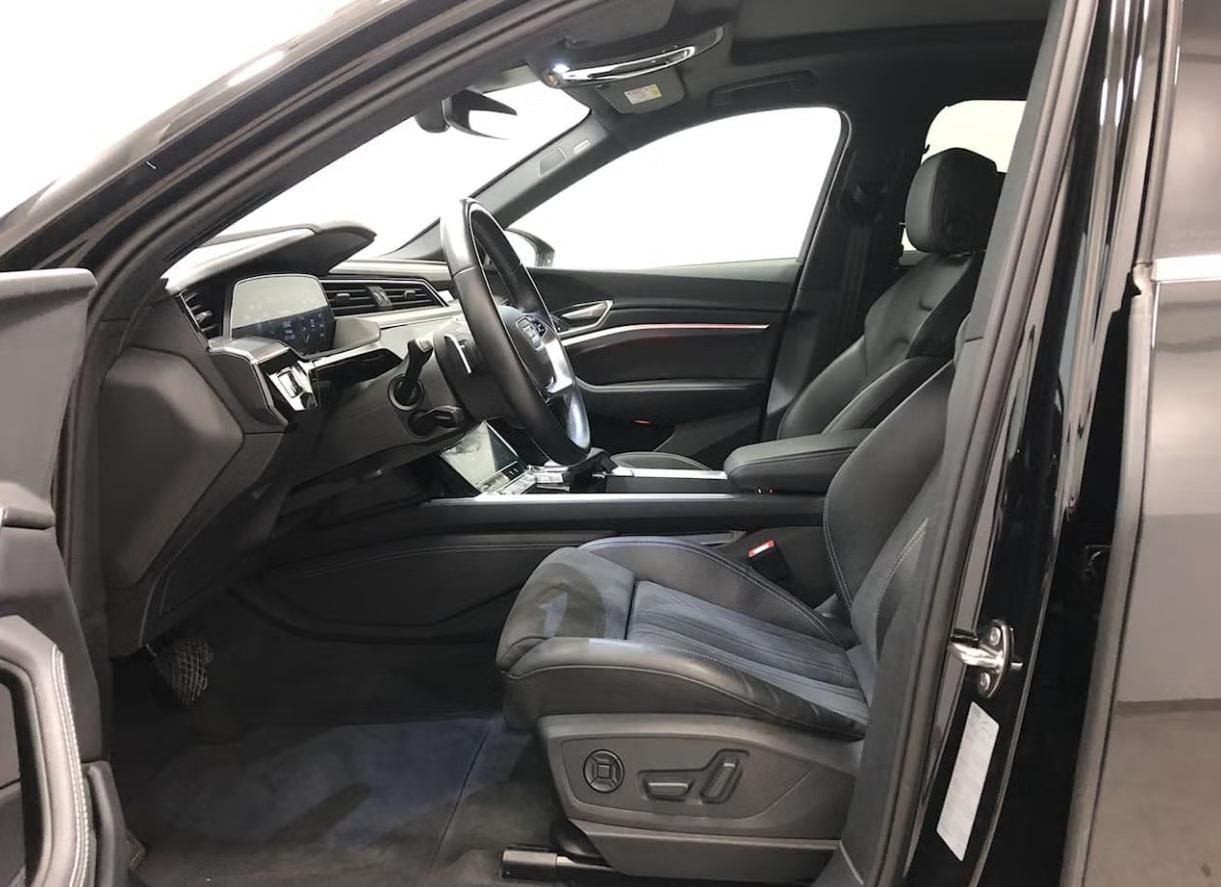 Audi Q8 e-tron, 55 Sportback Q 360 Matrix Pano - fotka 5