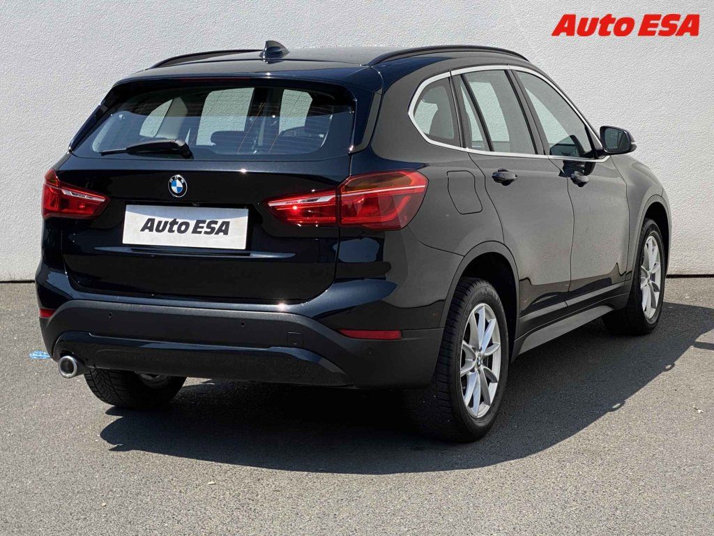 BMW X1, 1.5 D,servis.kniha,AT - fotka 4