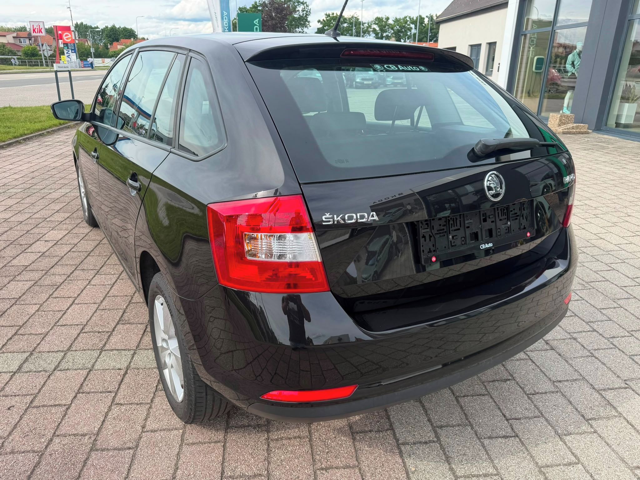 Škoda Rapid, Škoda Rapid 1.4 TDI Top stav - fotka 4